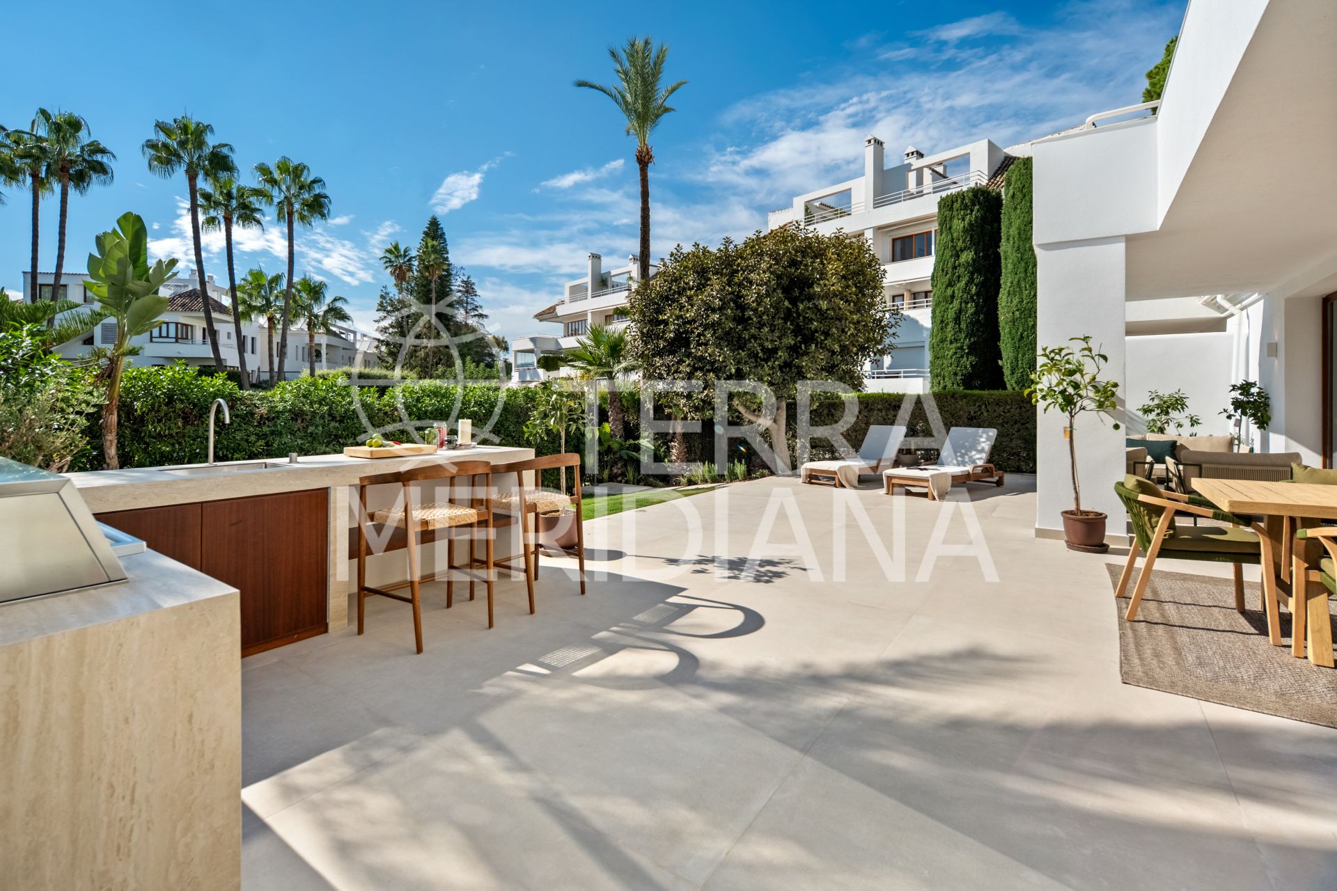 Duplex in Alcores del Golf, Marbella