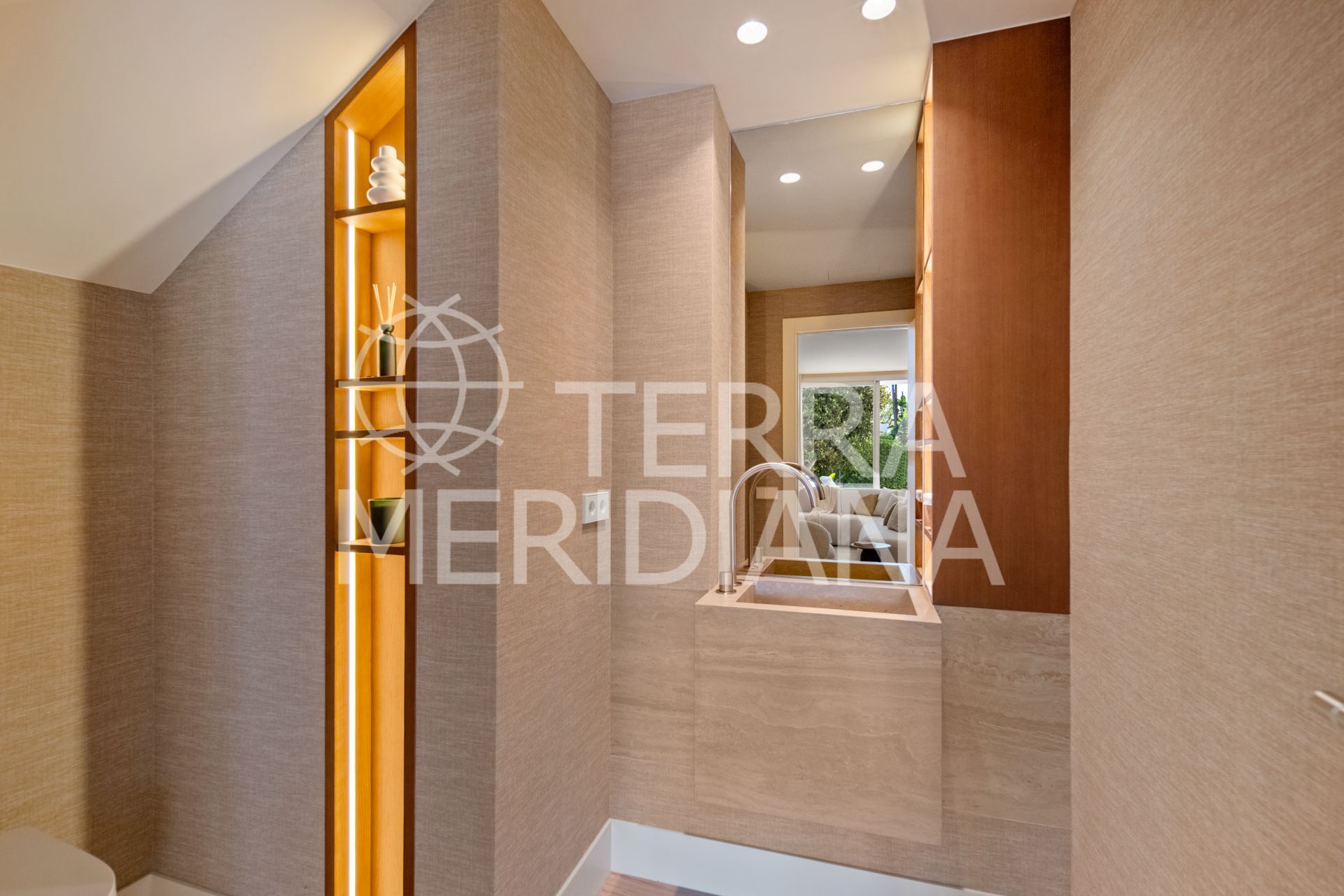 Duplex in Alcores del Golf, Marbella