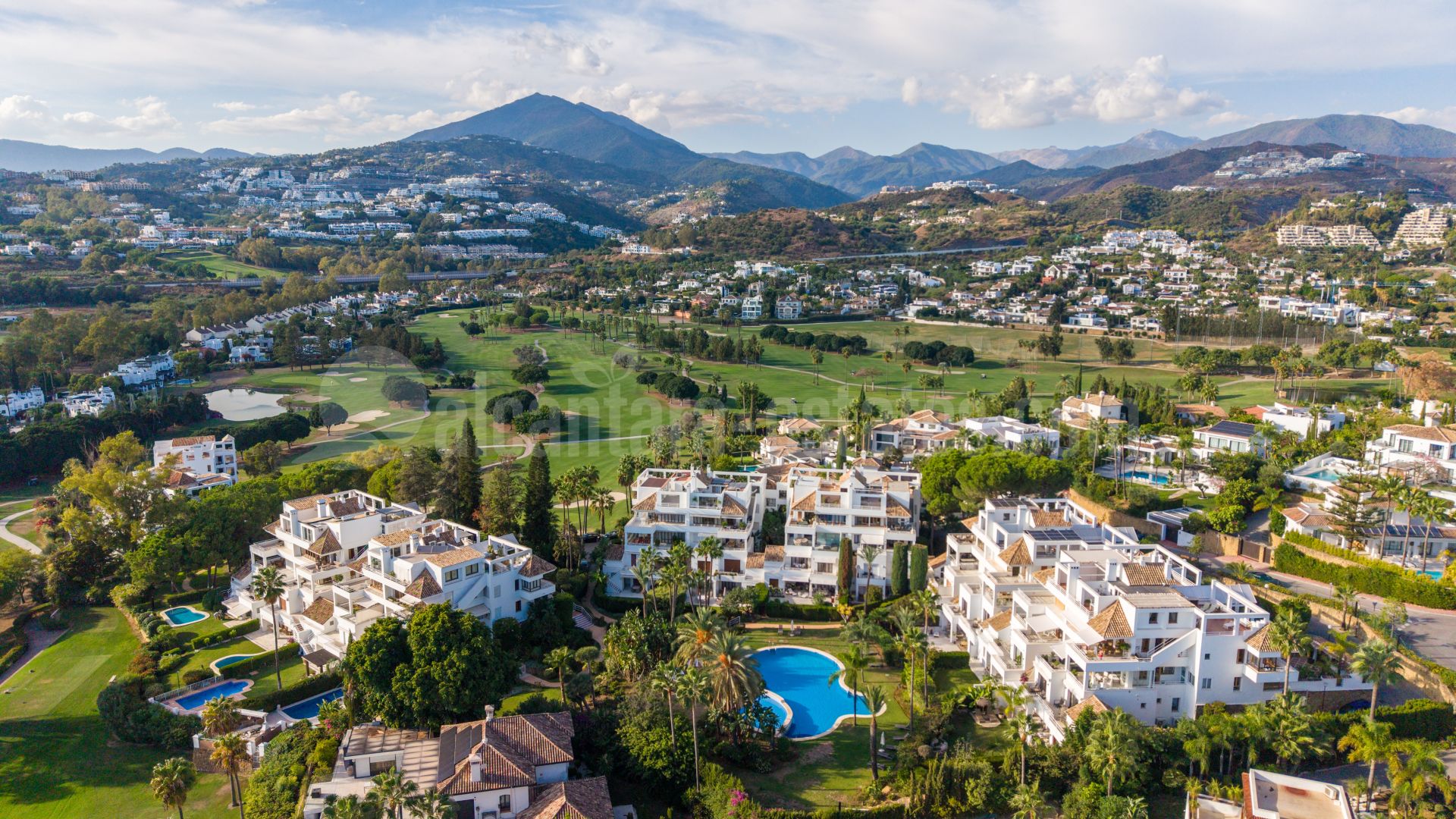 Duplex en Alcores del Golf, Marbella
