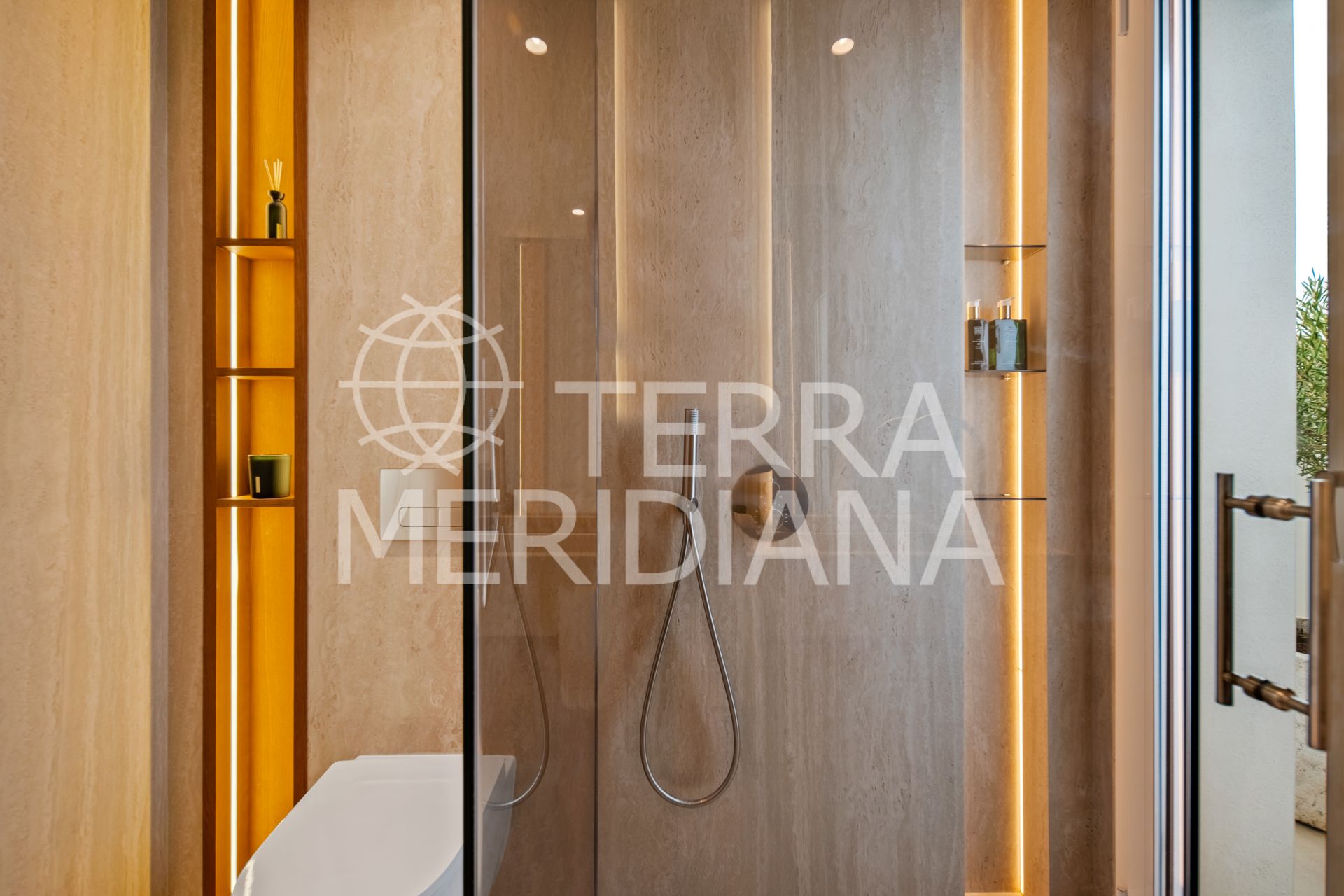 Duplex in Alcores del Golf, Marbella