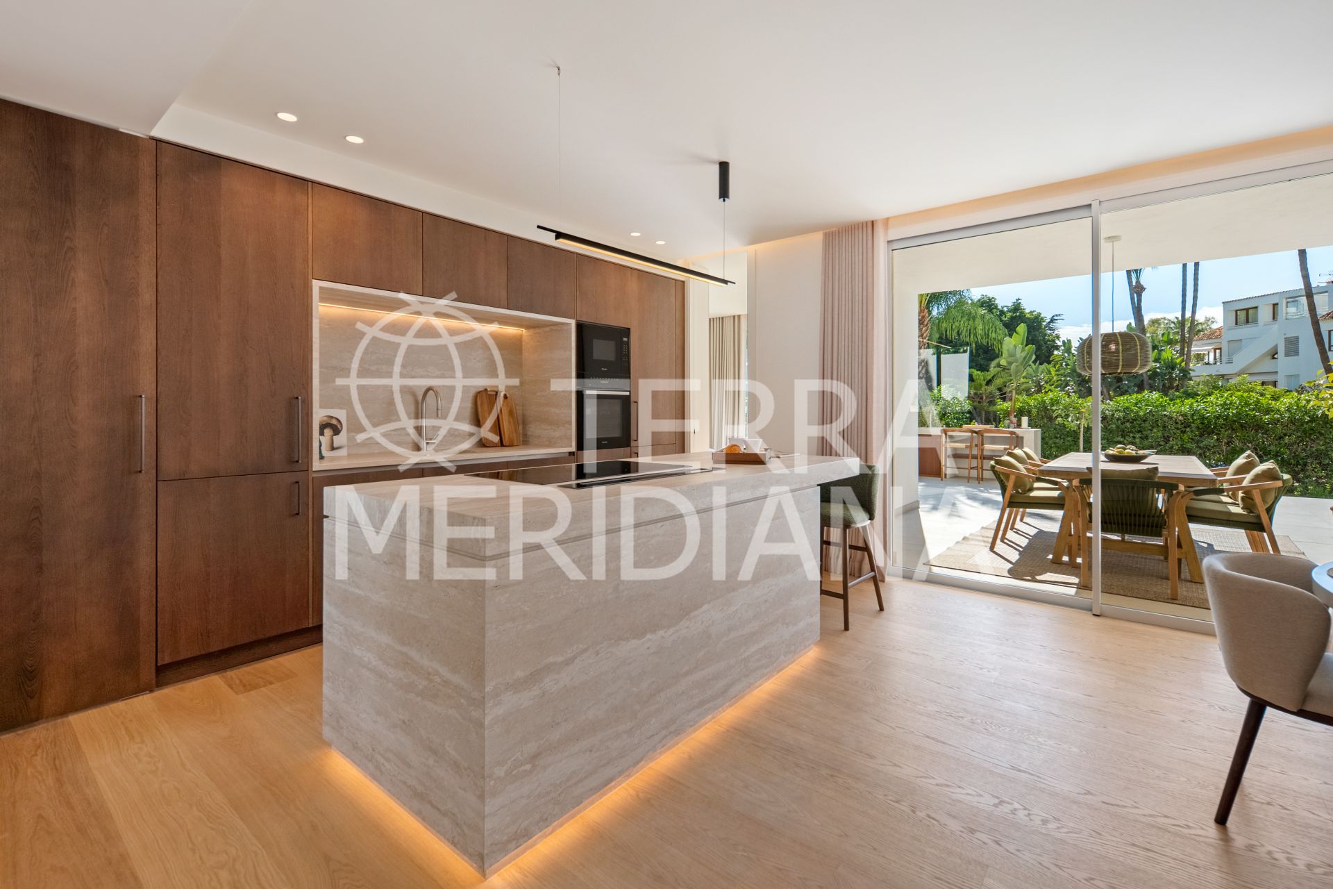 Duplex in Alcores del Golf, Marbella