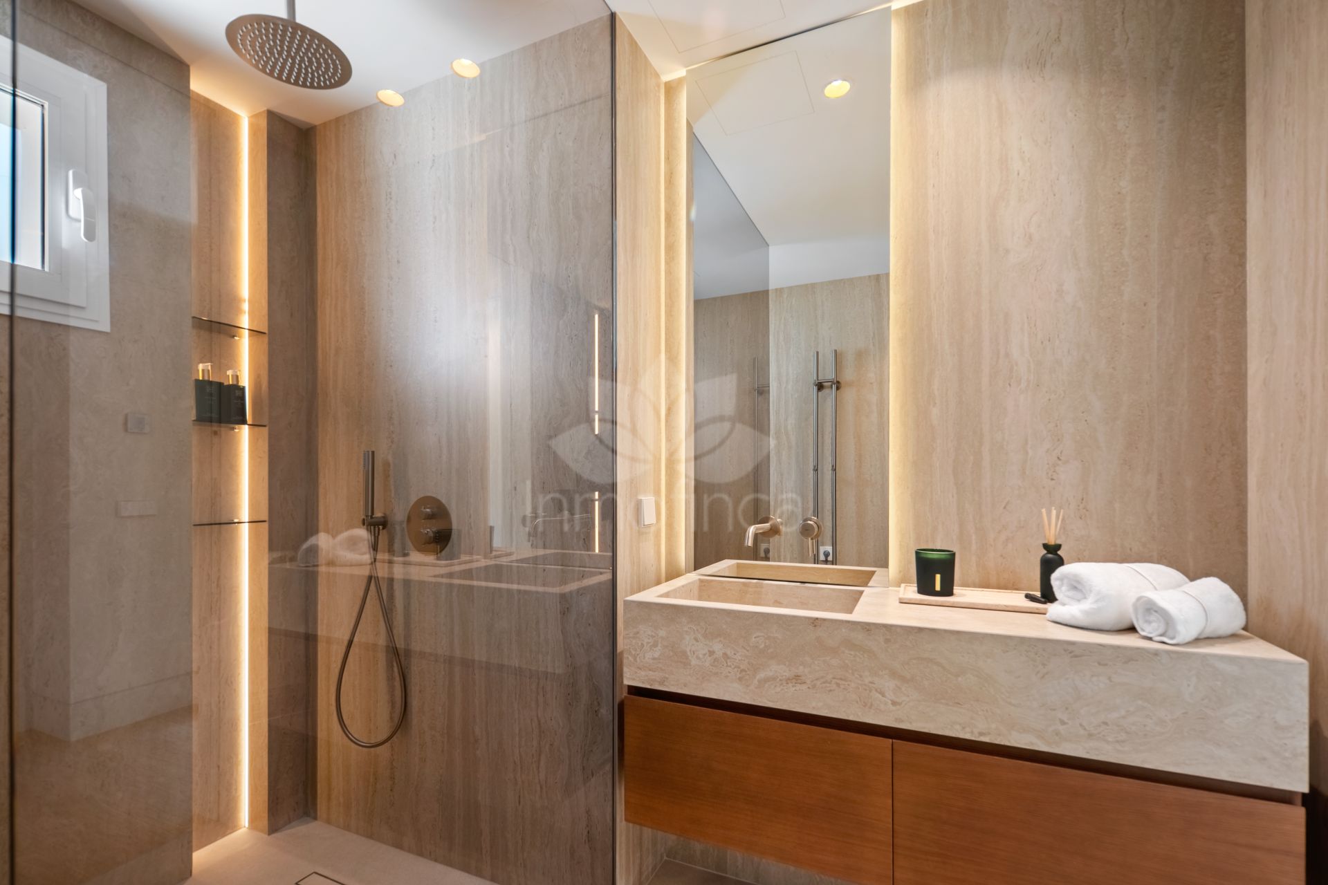 Duplex in Alcores del Golf, Marbella