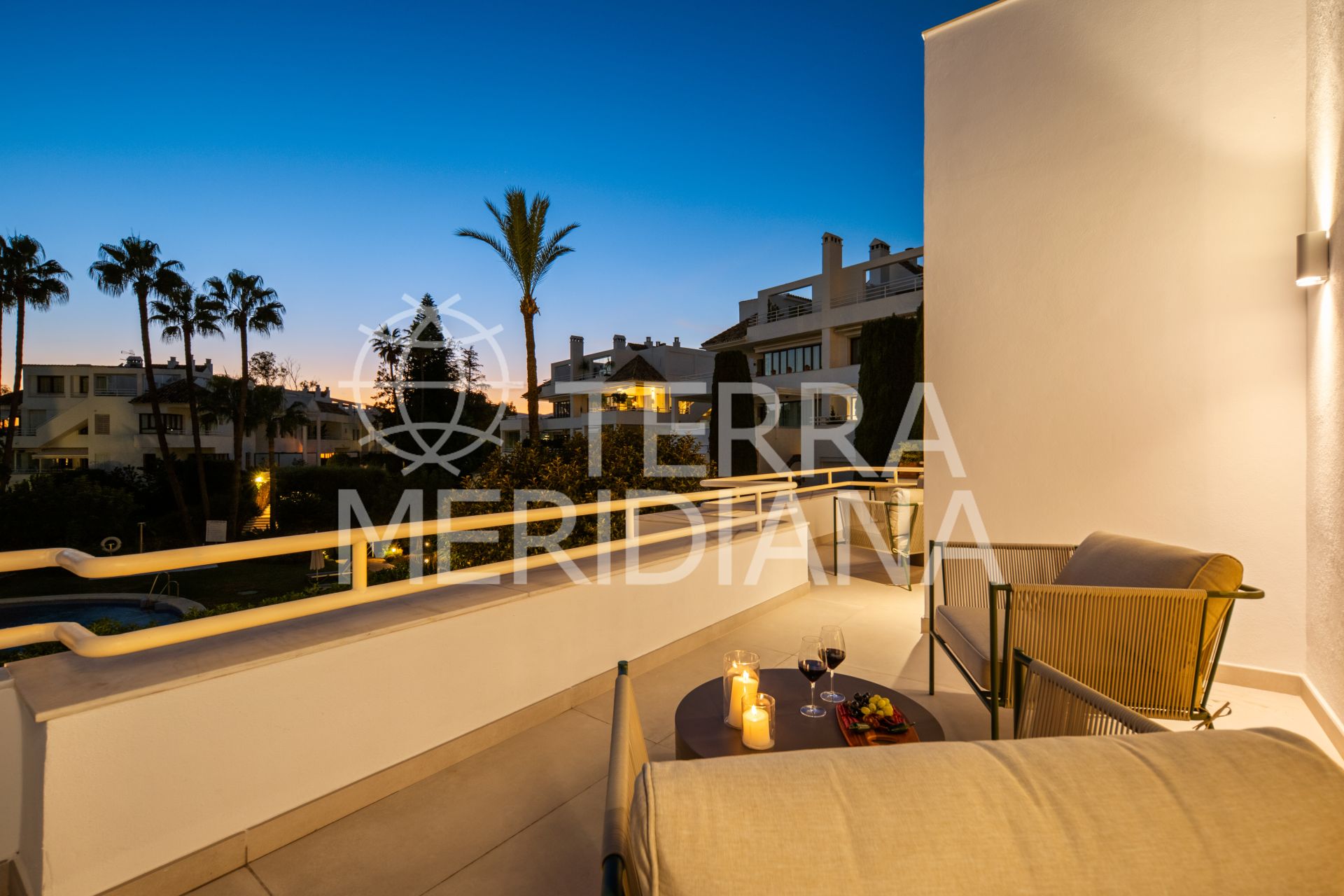 Duplex in Alcores del Golf, Marbella