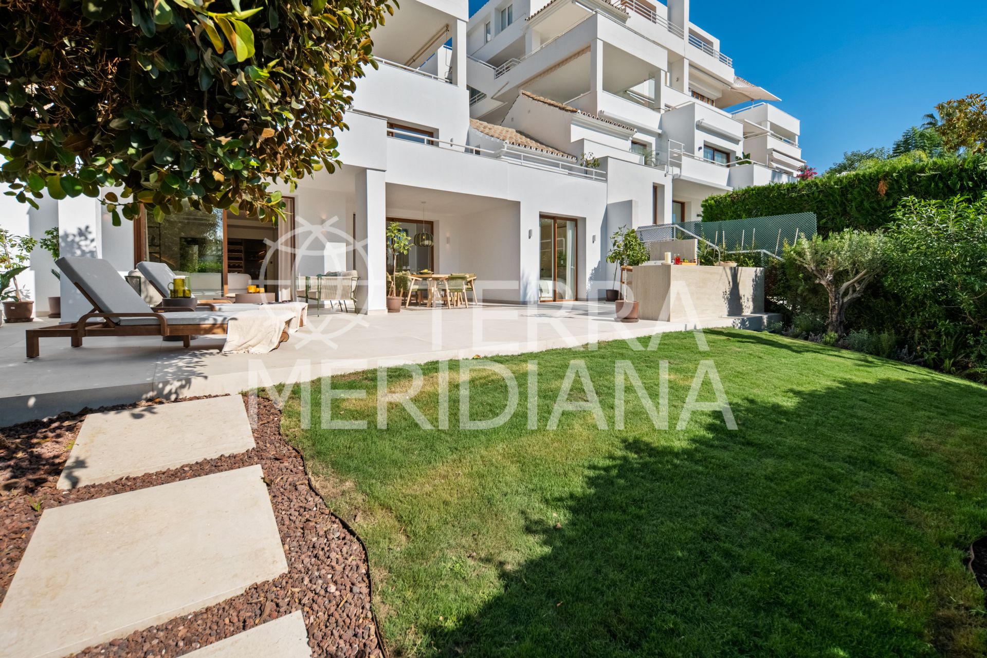 Duplex in Alcores del Golf, Marbella