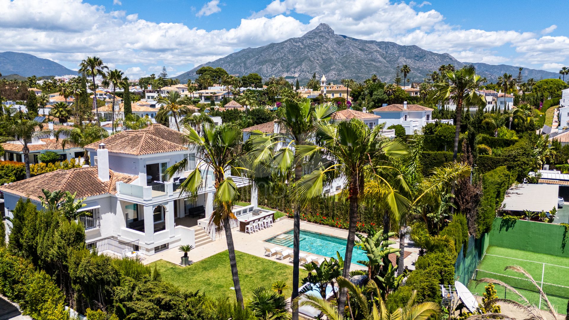 Villa in Nueva Andalucia, Marbella