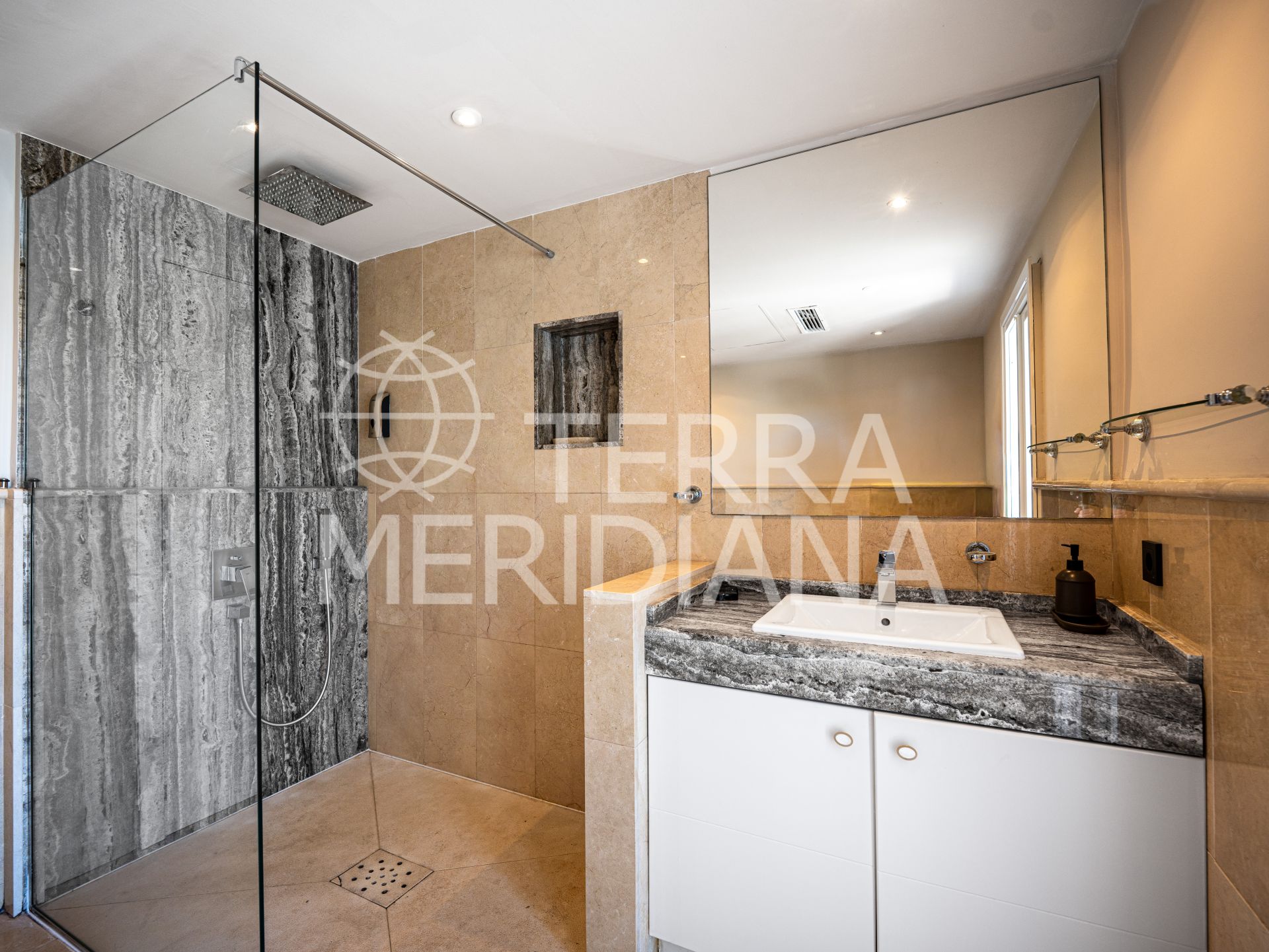 Villa in Nueva Andalucia, Marbella