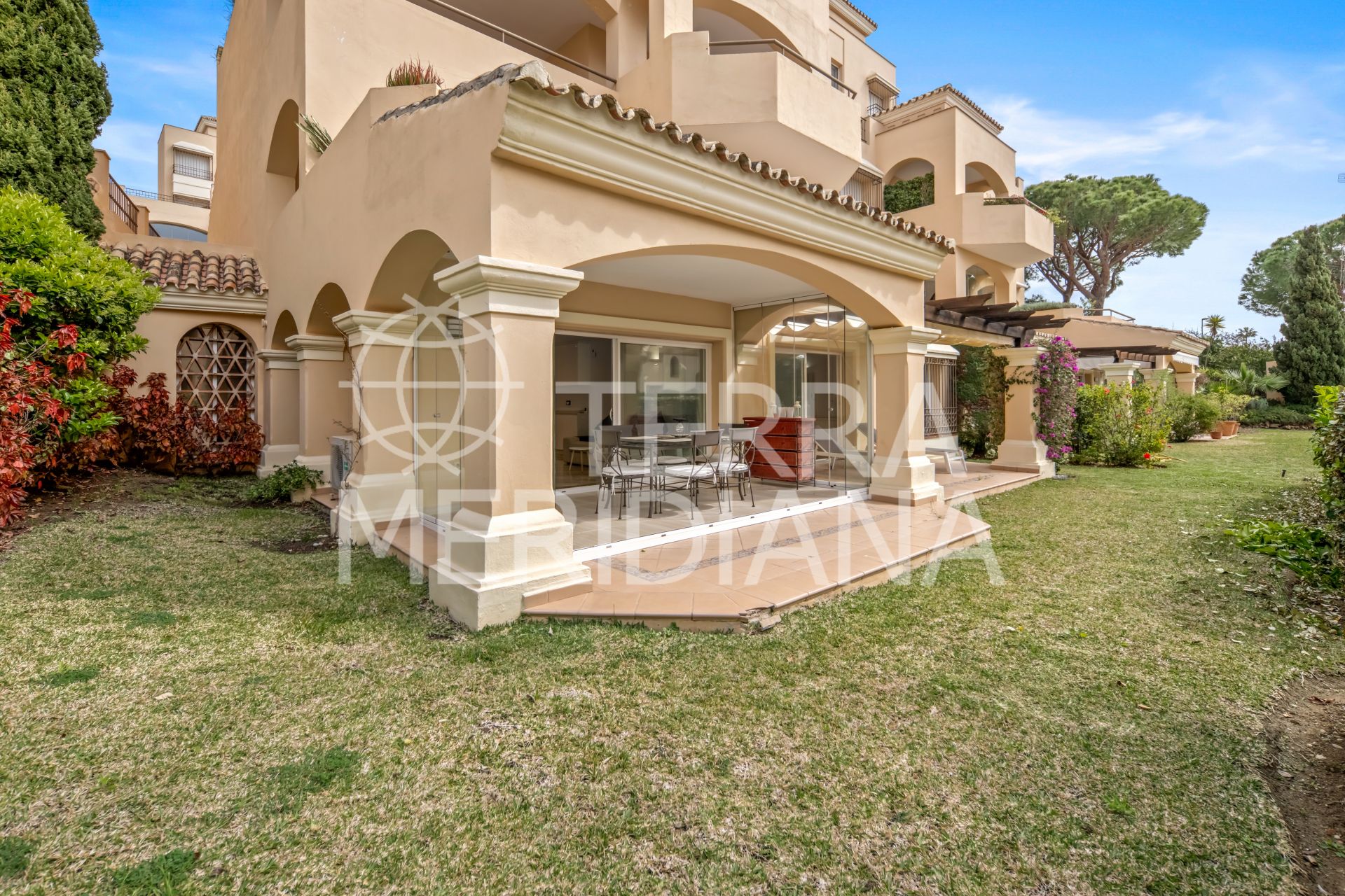 Ground Floor Apartment in Hacienda Elviria, Marbella