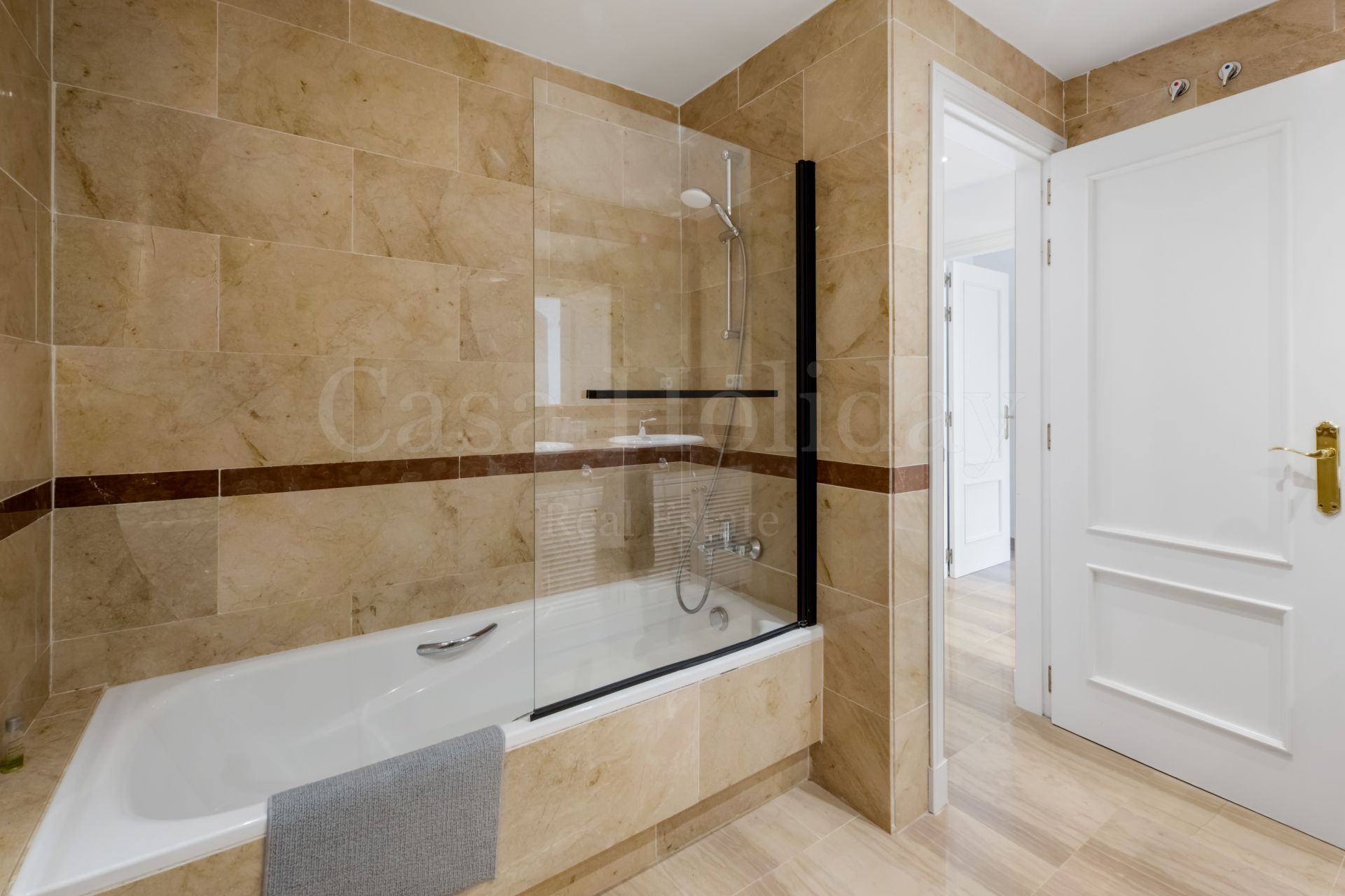 Apartamento Planta Baja en Hacienda Elviria, Marbella
