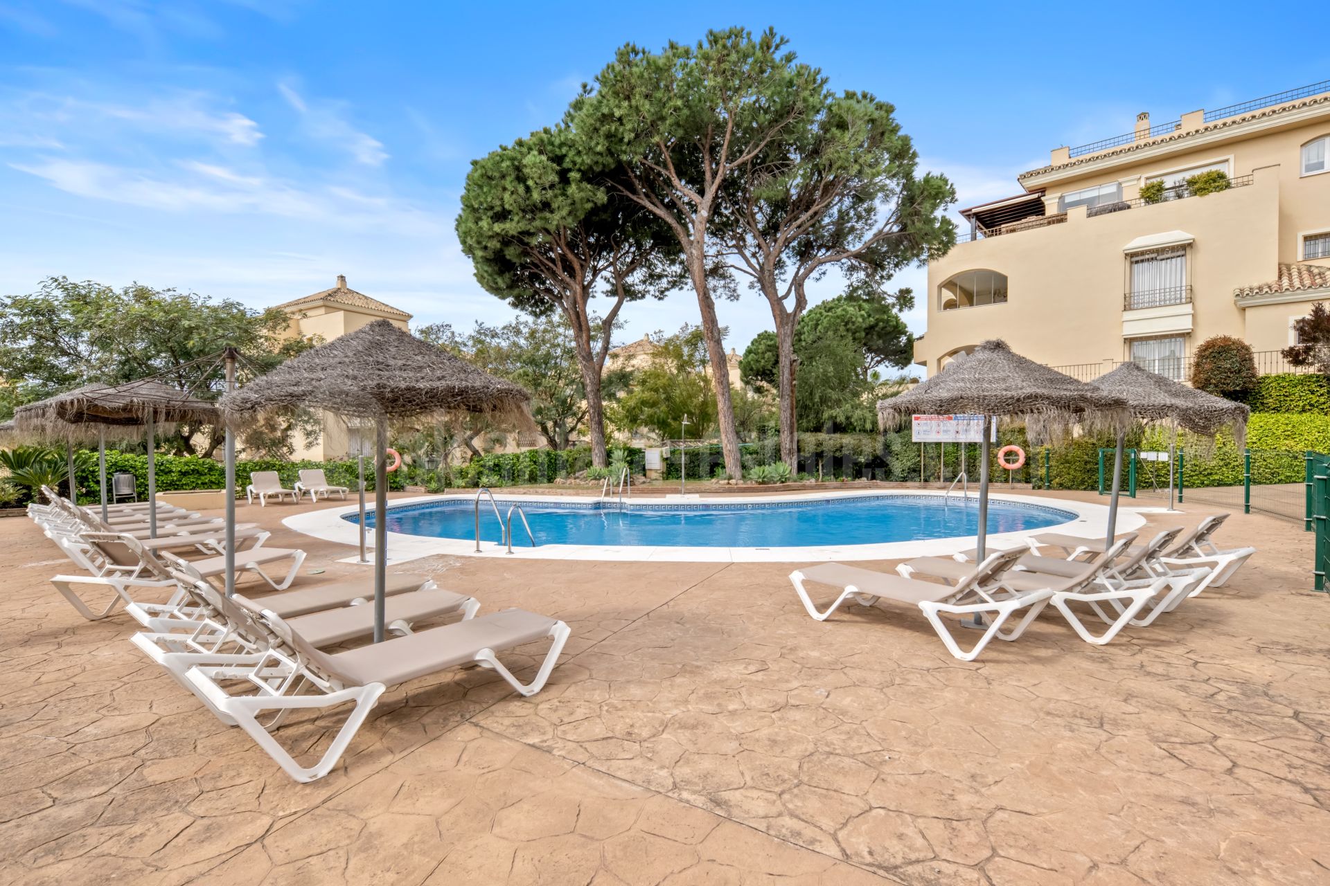 Ground Floor Apartment in Hacienda Elviria, Marbella