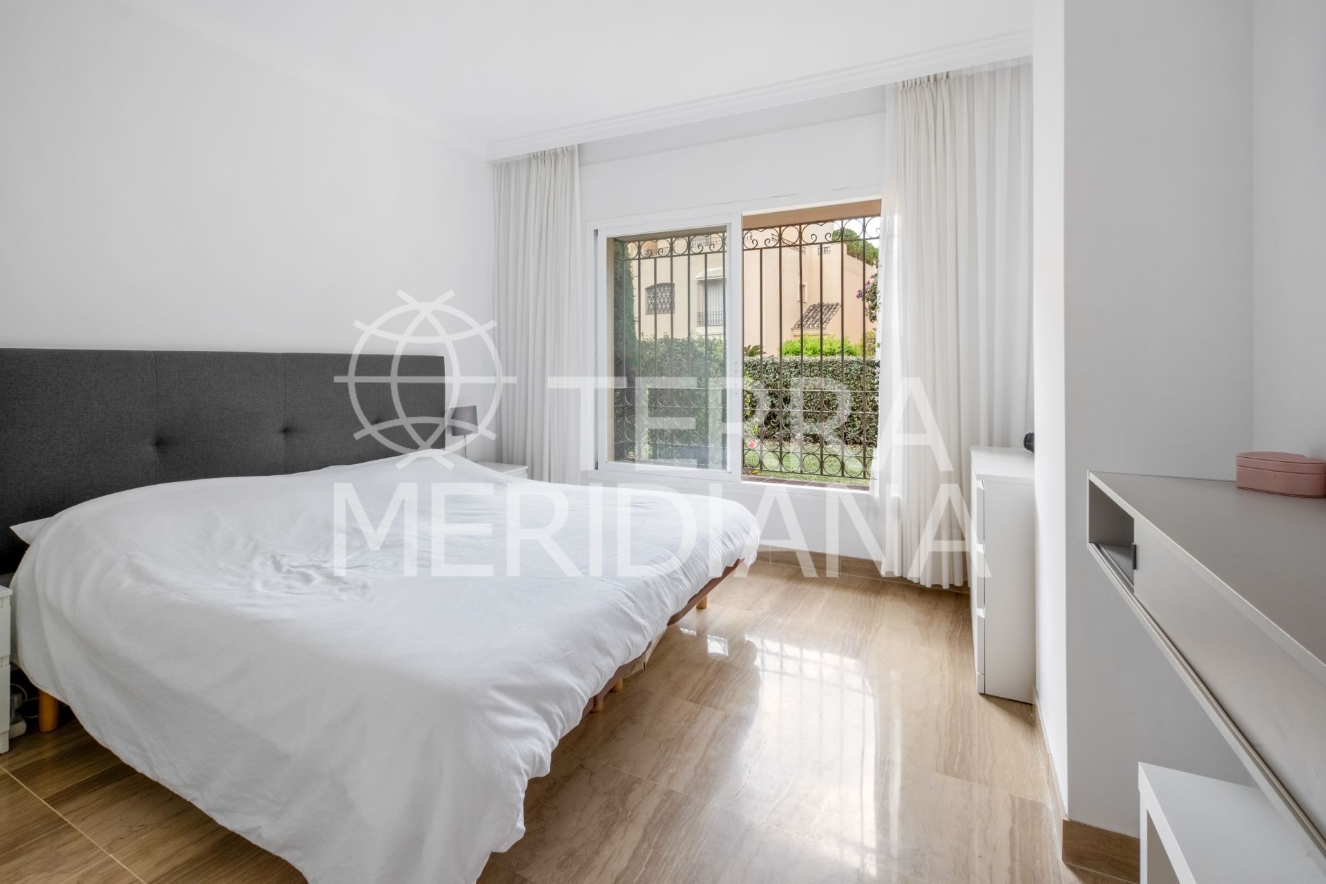 Ground Floor Apartment in Hacienda Elviria, Marbella
