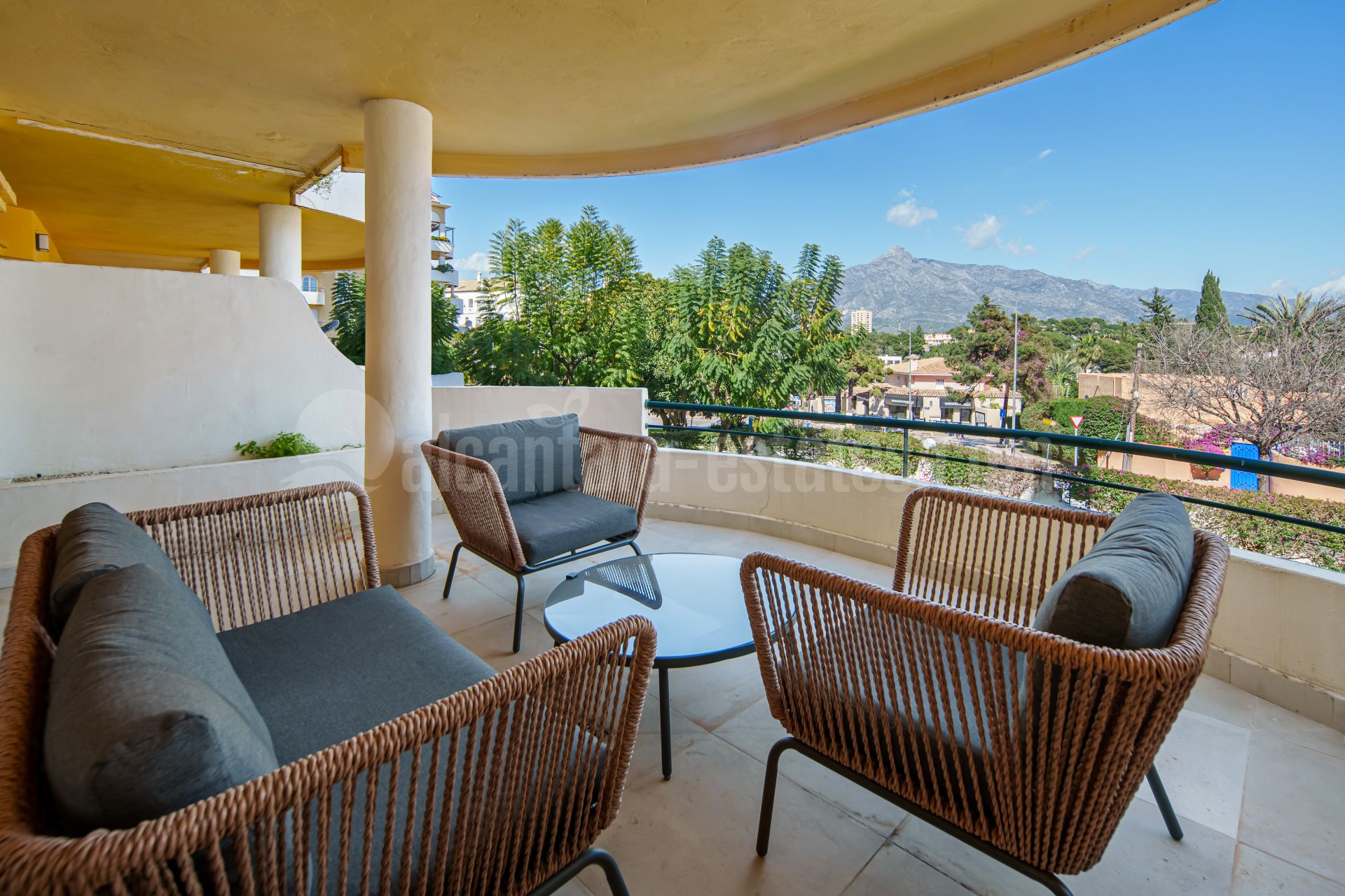 Duplex en Nueva Andalucia, Marbella