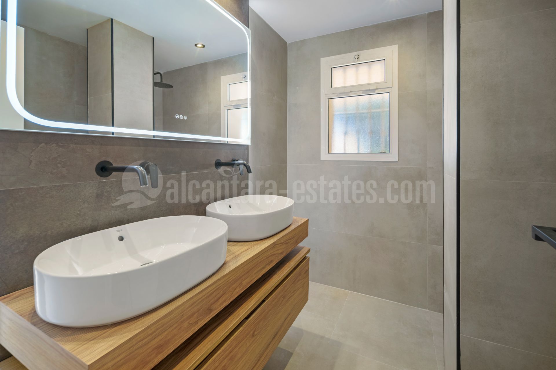 Apartment in Nueva Andalucia, Marbella