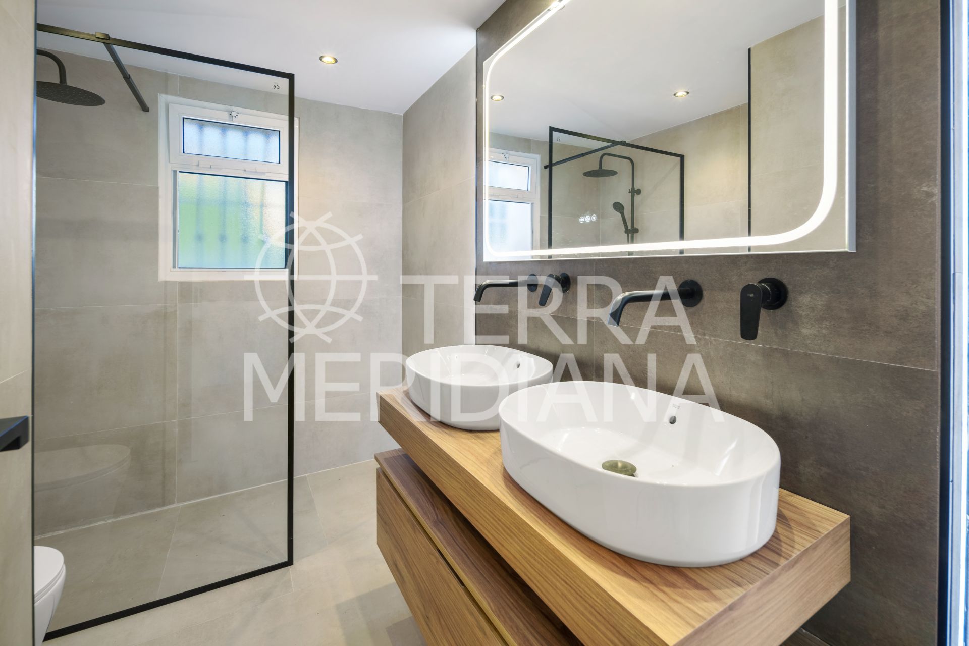 Ground Floor Apartment in Nueva Andalucia, Marbella