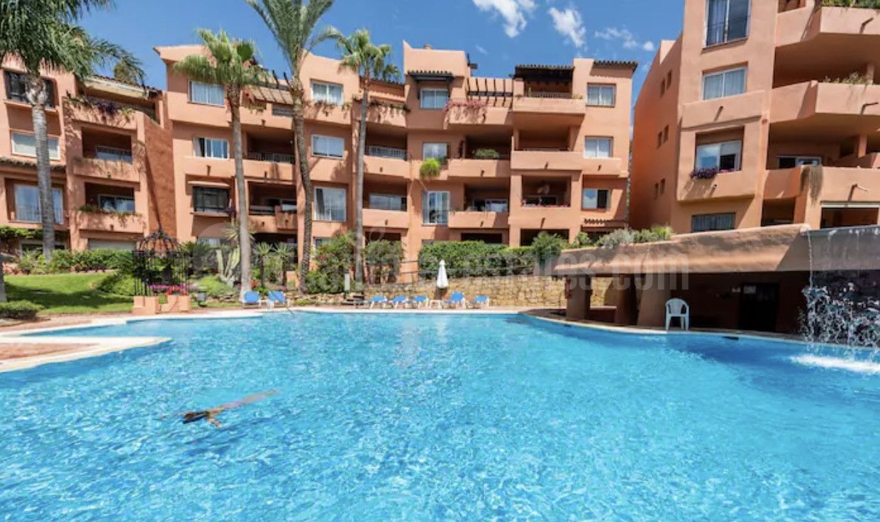 Apartment in Oasis de Marbella, Marbella