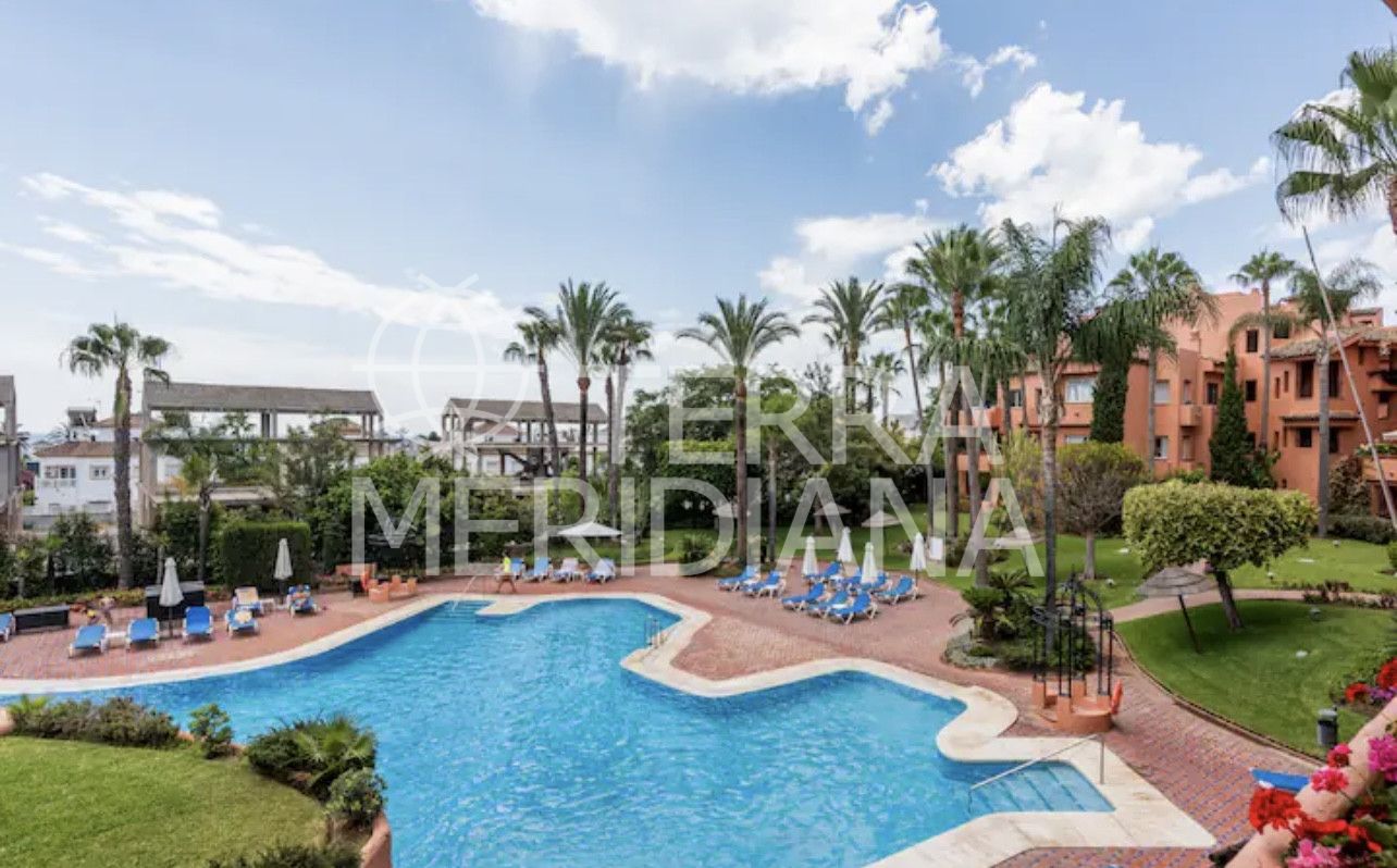 Apartment in Oasis de Marbella, Marbella