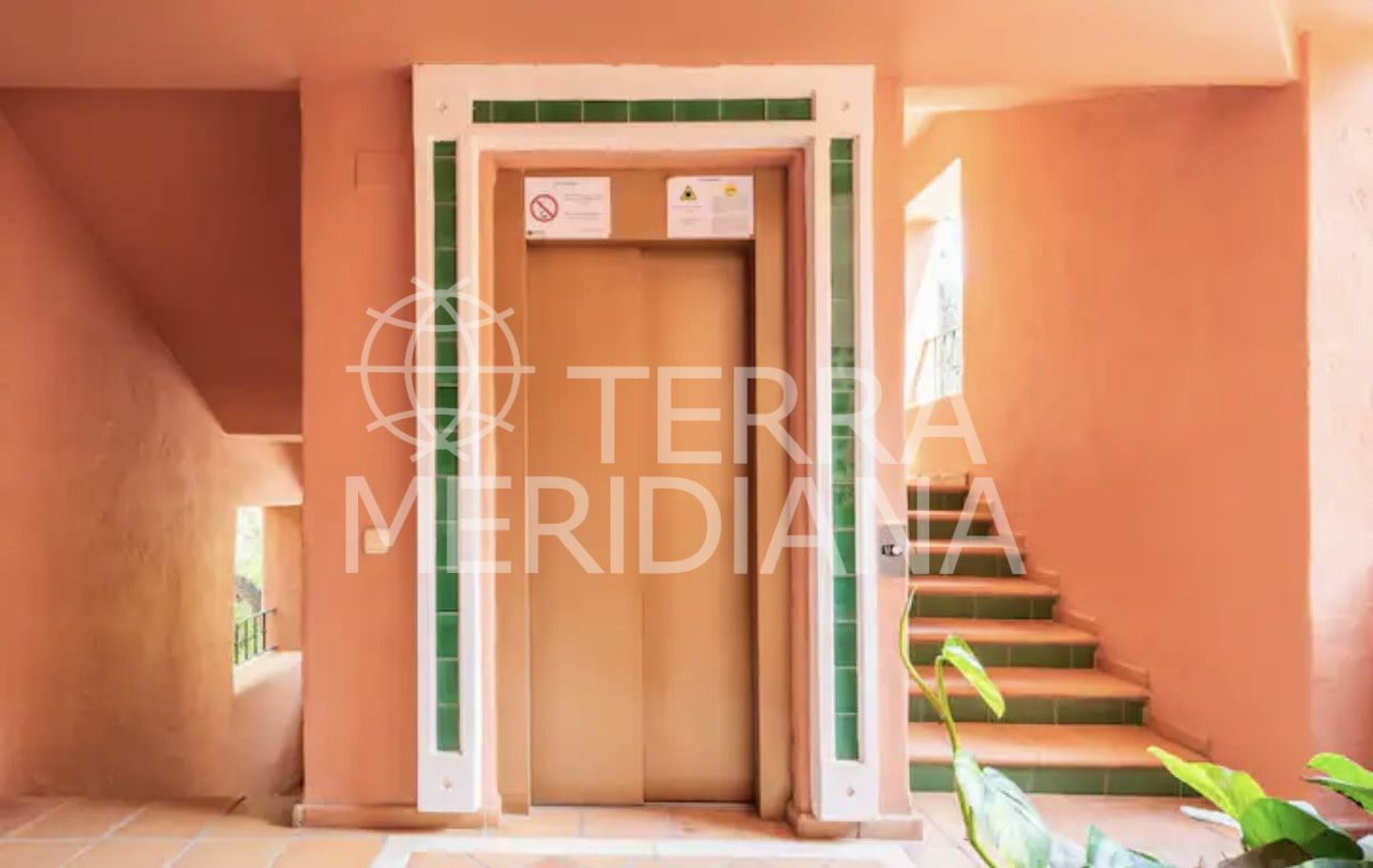 Apartment in Oasis de Marbella, Marbella