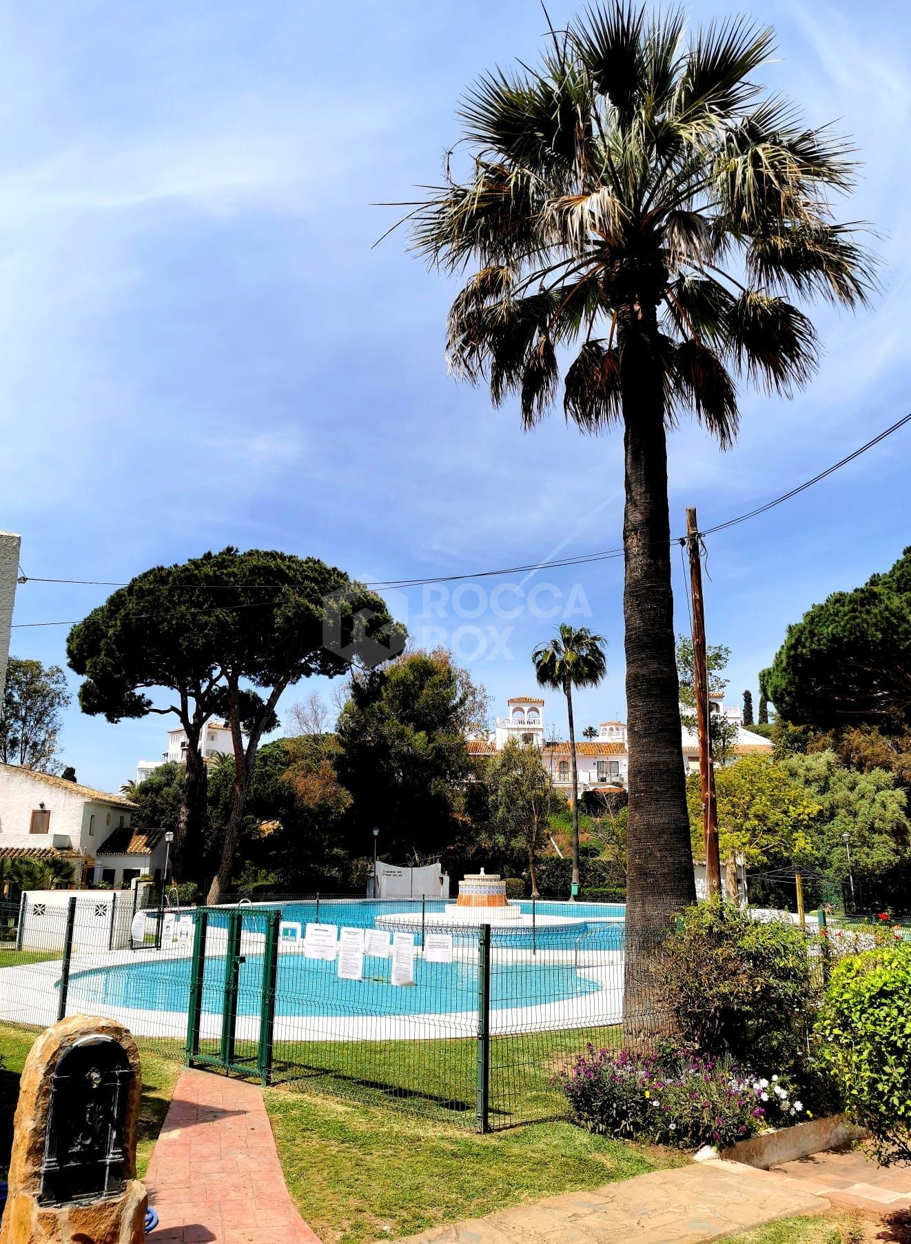 Investment Opportunity: 4 Bedroom Townhouse 15 Minutes from Marbella