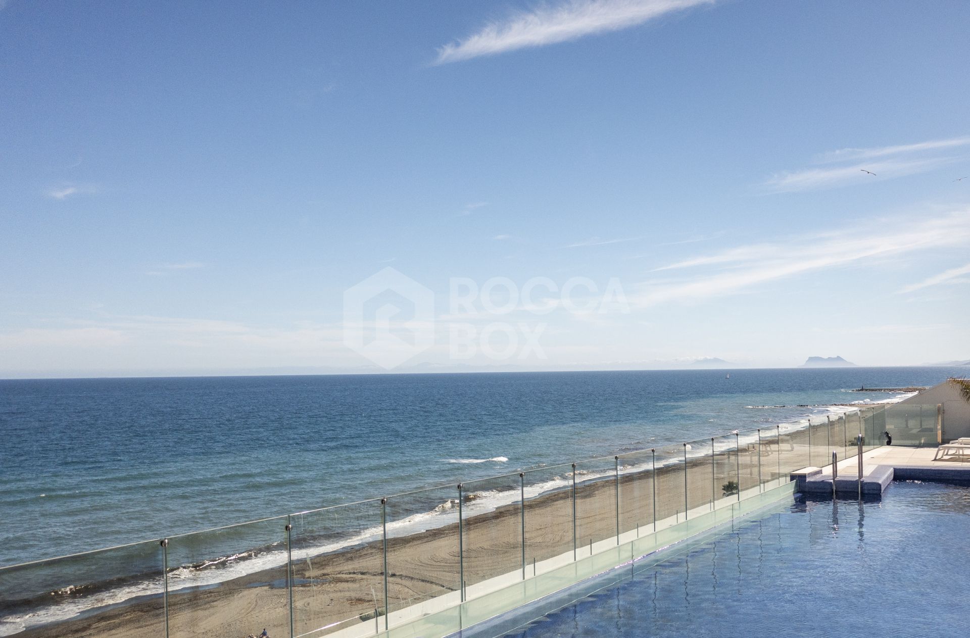 Frontline Beach Apartment in Estepona