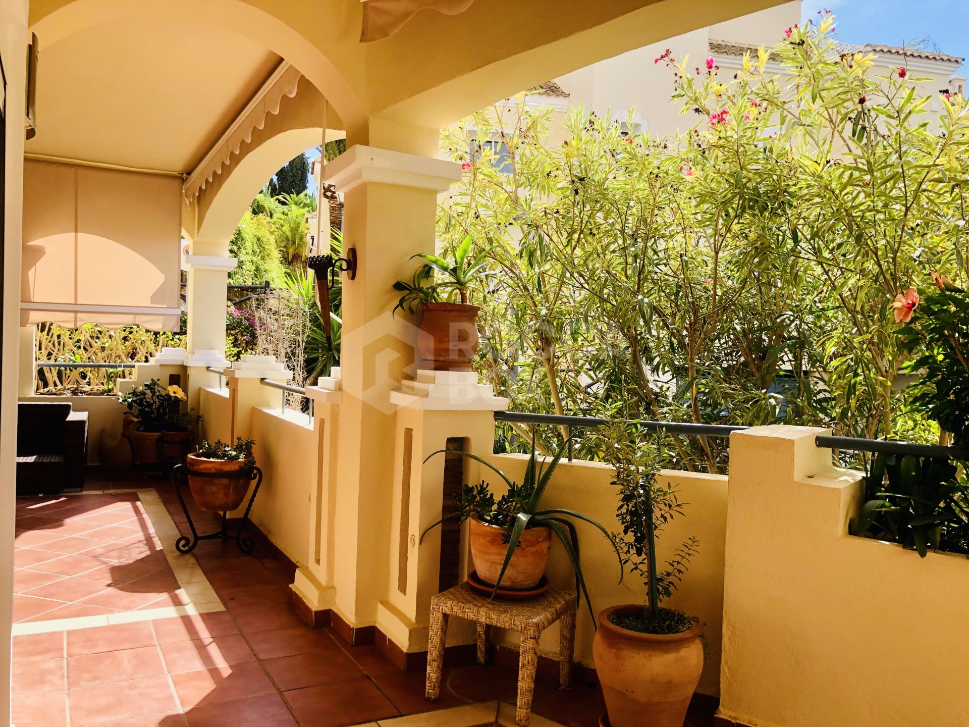 Magnificent apartment in Marbella East at a great price