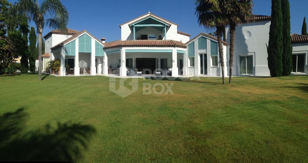 Villa for sale in Guadalmina Baja, San Pedro de Alcantara