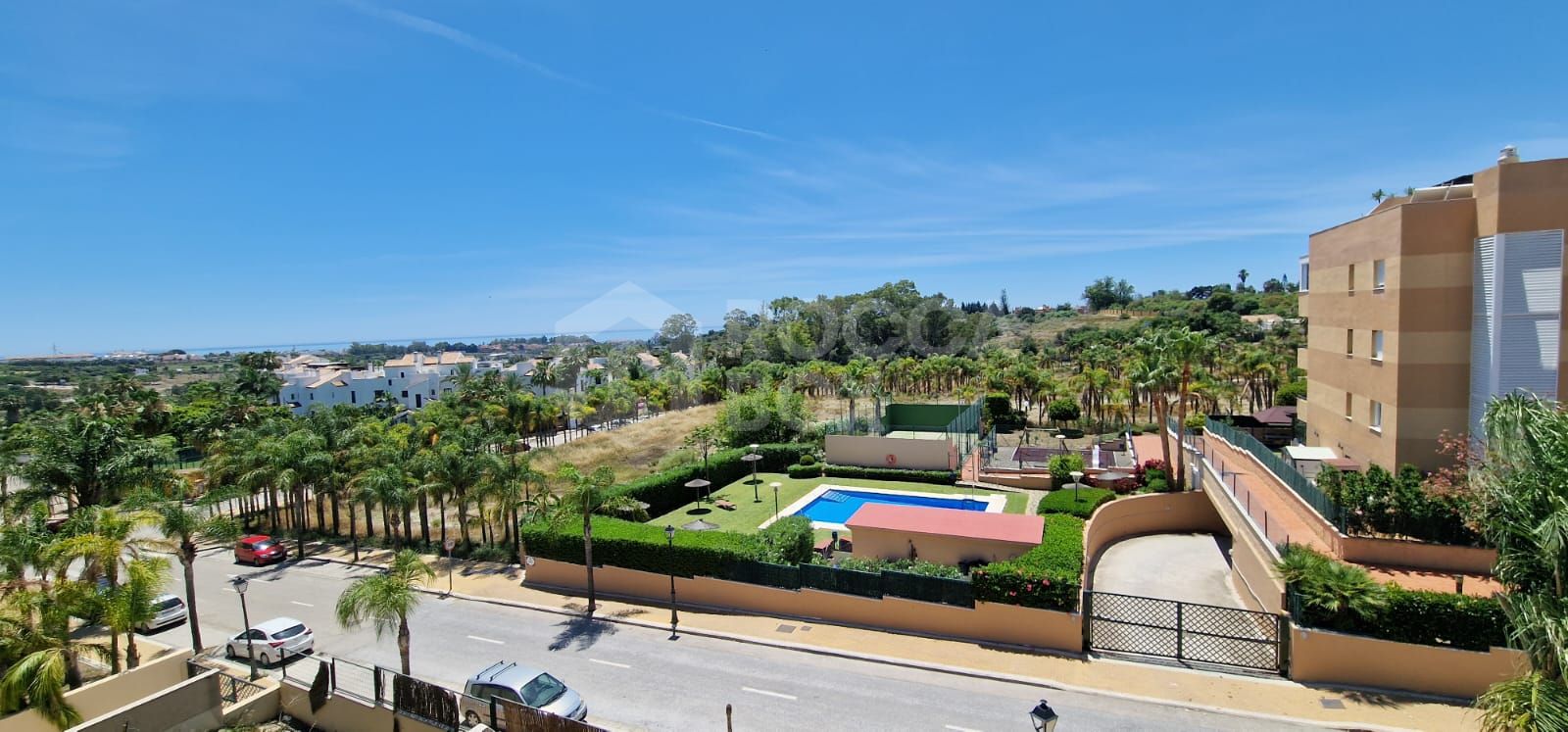 Great spacious and bright penthouse with sea views.