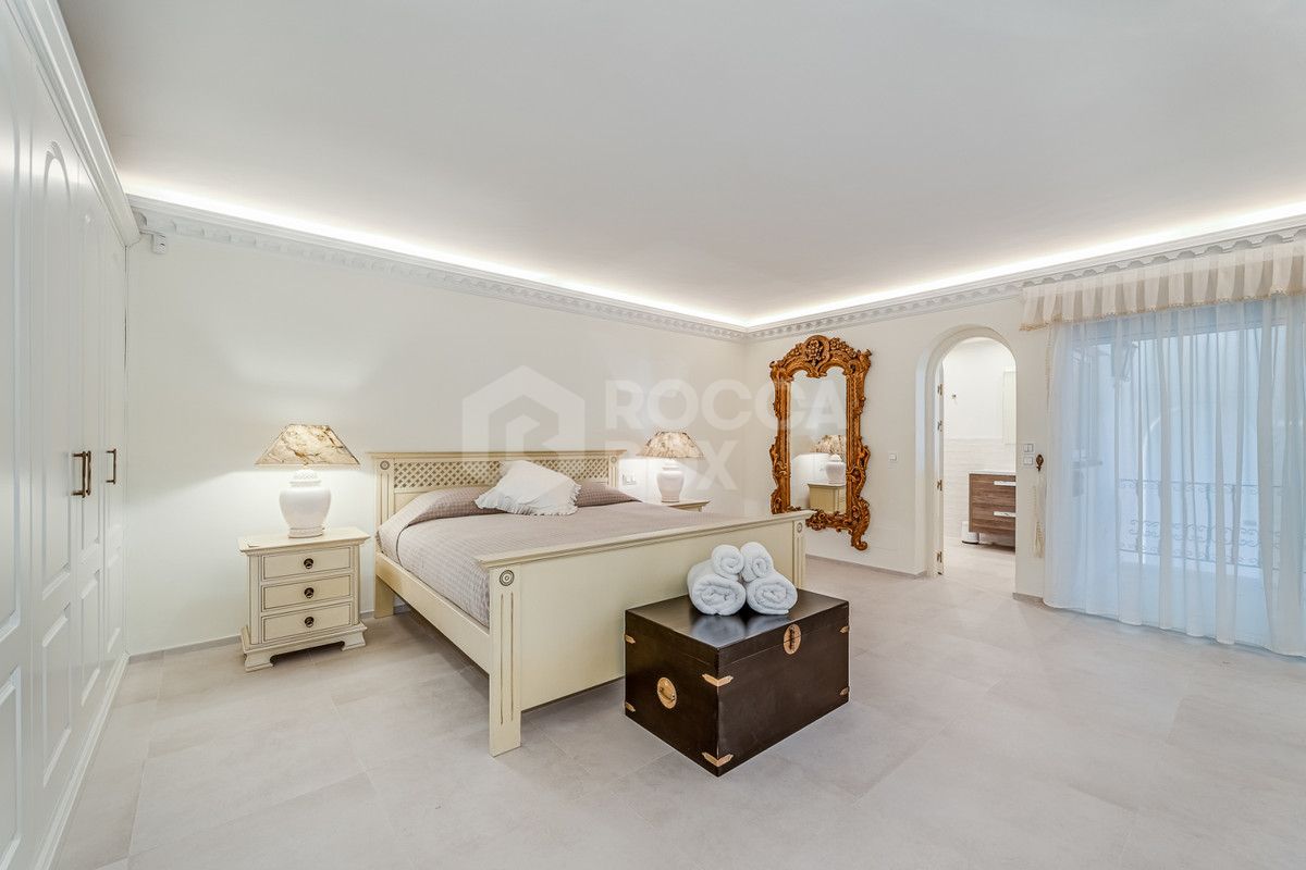 Traditional style villa within a gated communtiy in Nueva Andalucia