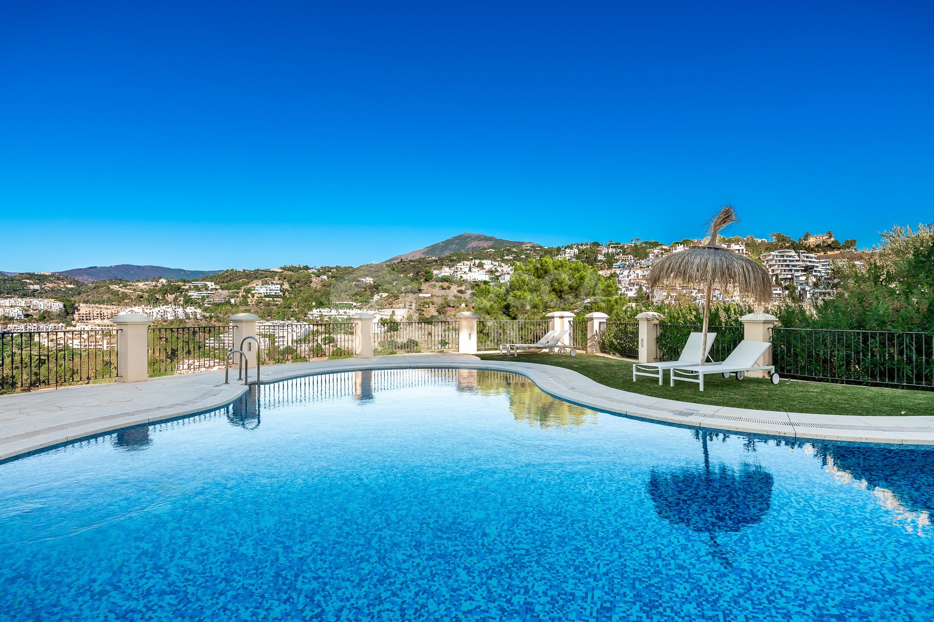Apartment for sale in La Quinta, Benahavis