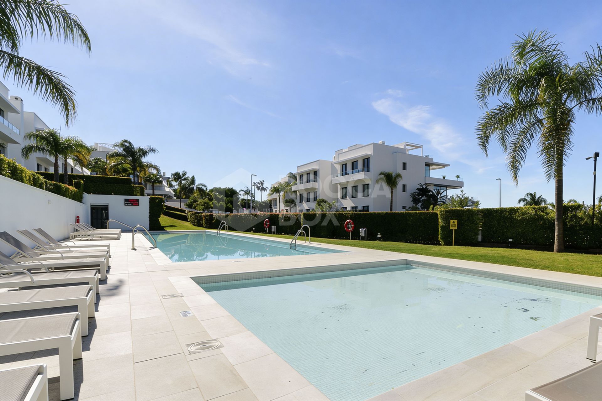 Apartment for sale in New Golden Mile, Estepona East