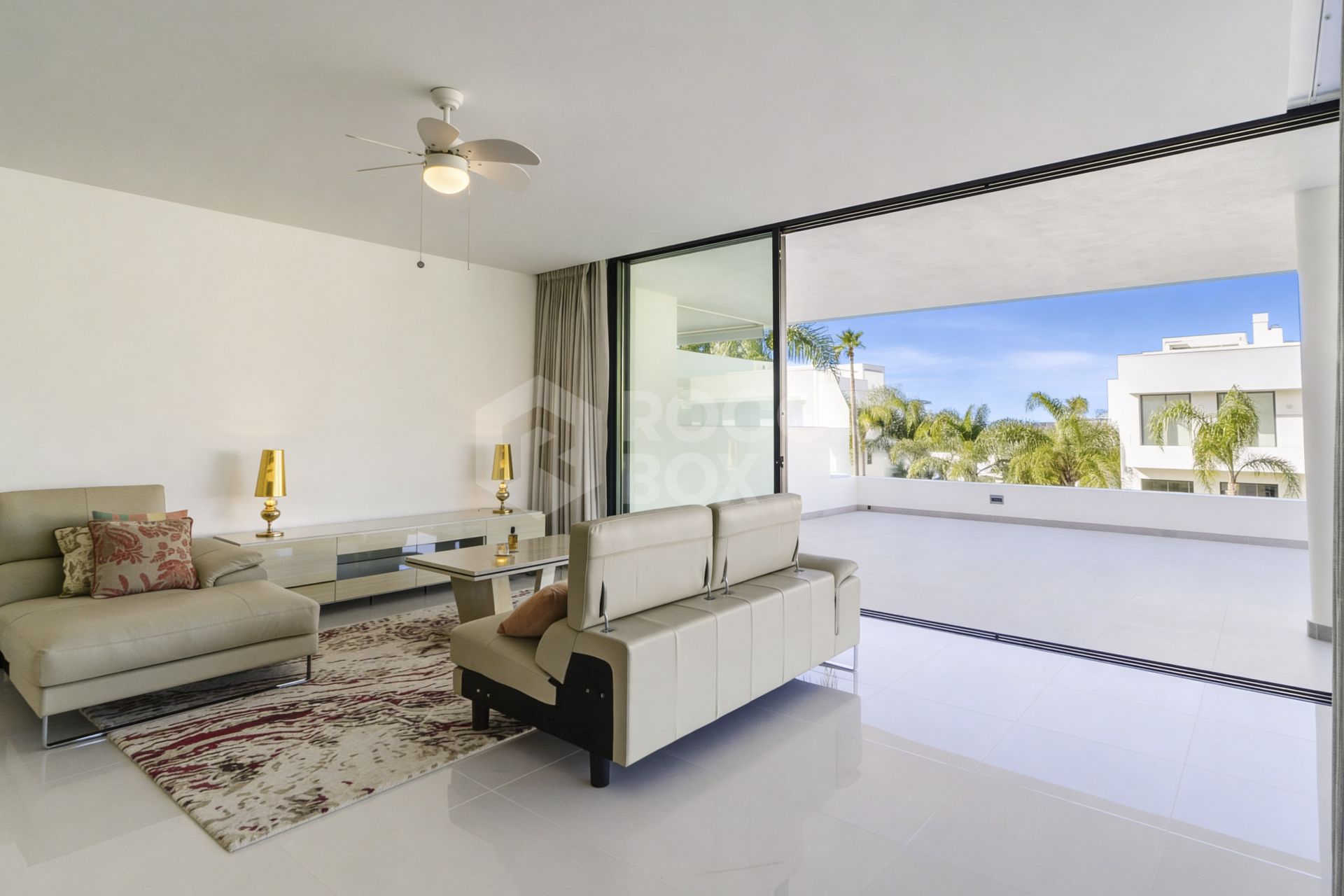 Apartment for sale in New Golden Mile, Estepona East