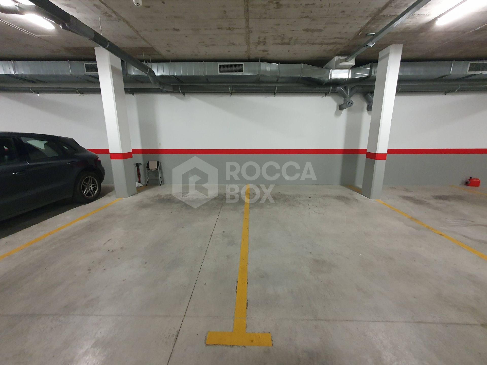 Apartment for sale in New Golden Mile, Estepona East