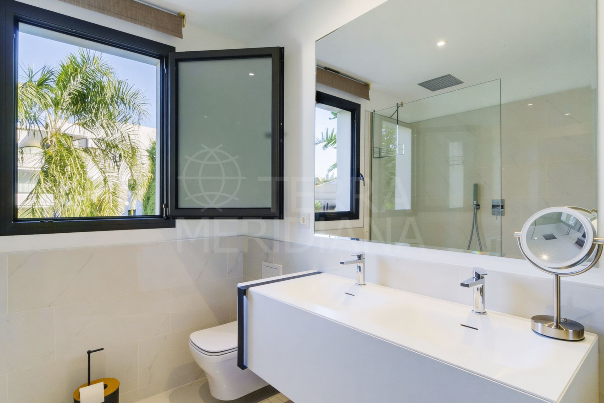 Apartment in New Golden Mile, Estepona