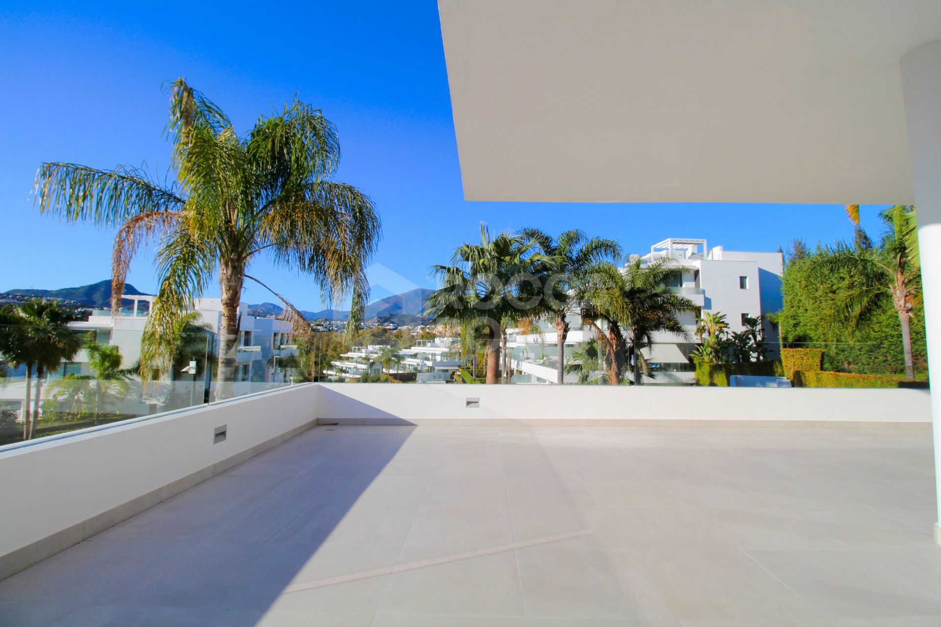 Apartment for sale in New Golden Mile, Estepona East