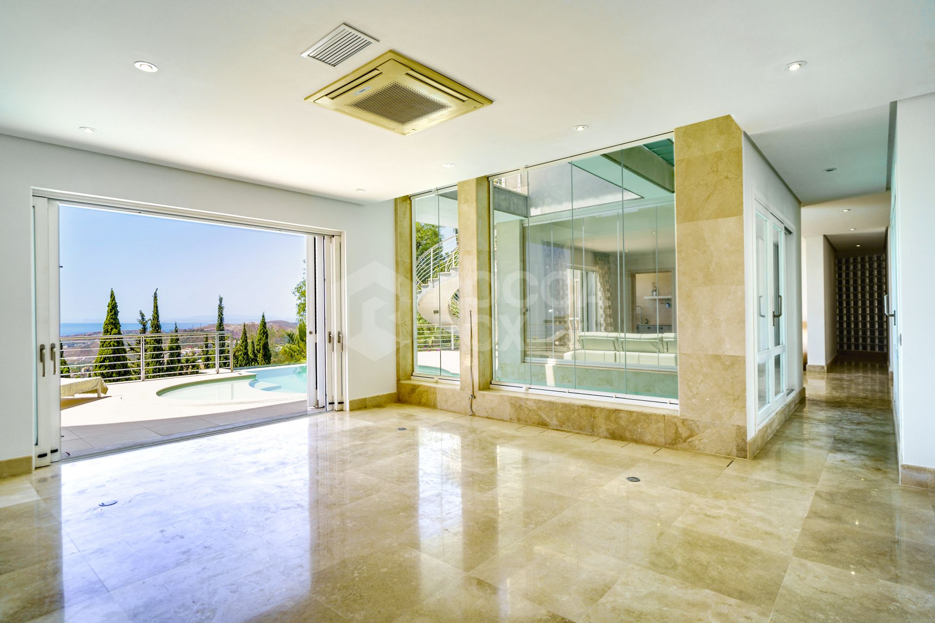 Exceptional Luxury Villa With Stunning Panoramic Views