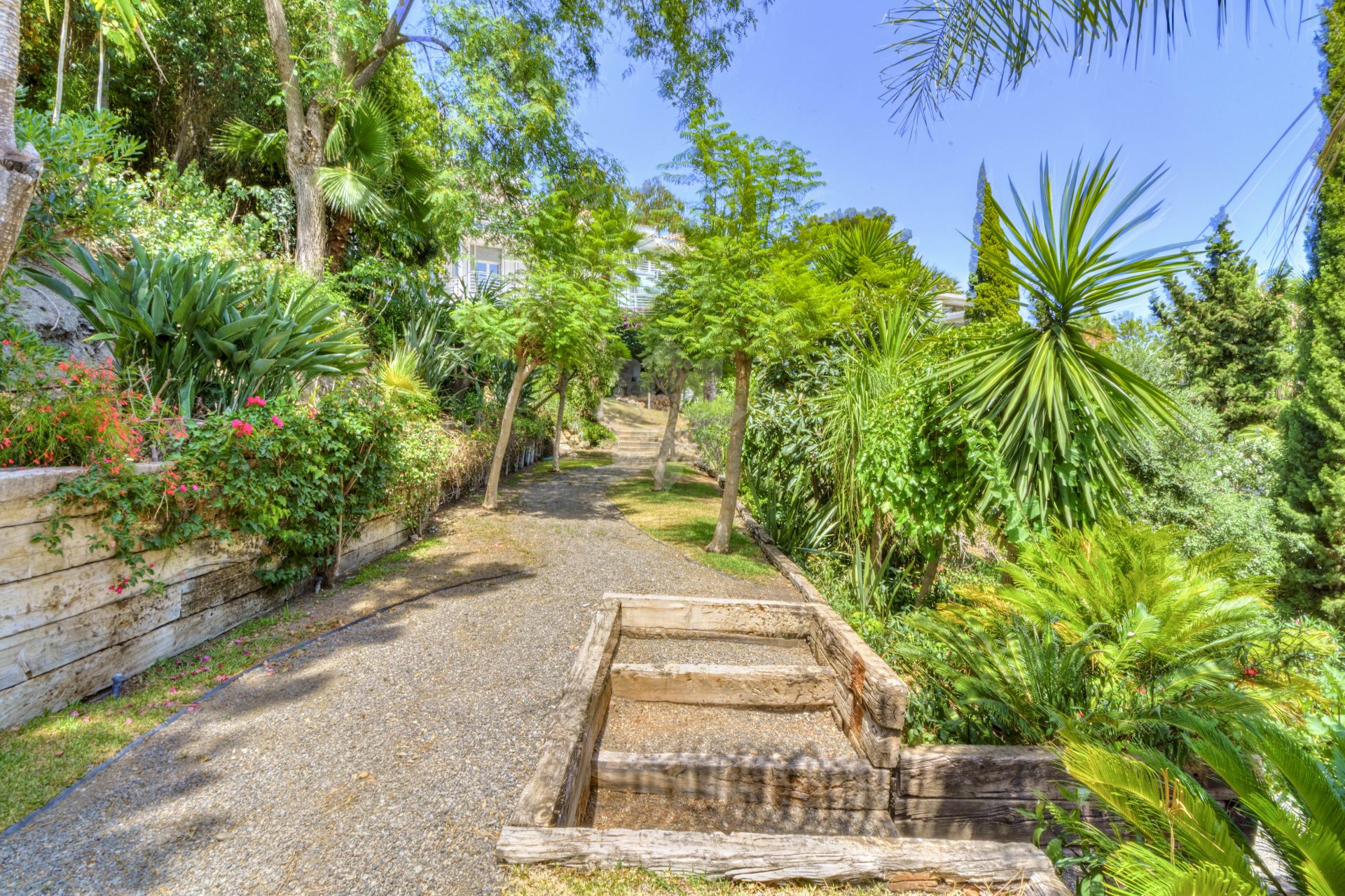 Villa in El Madroñal, Benahavis