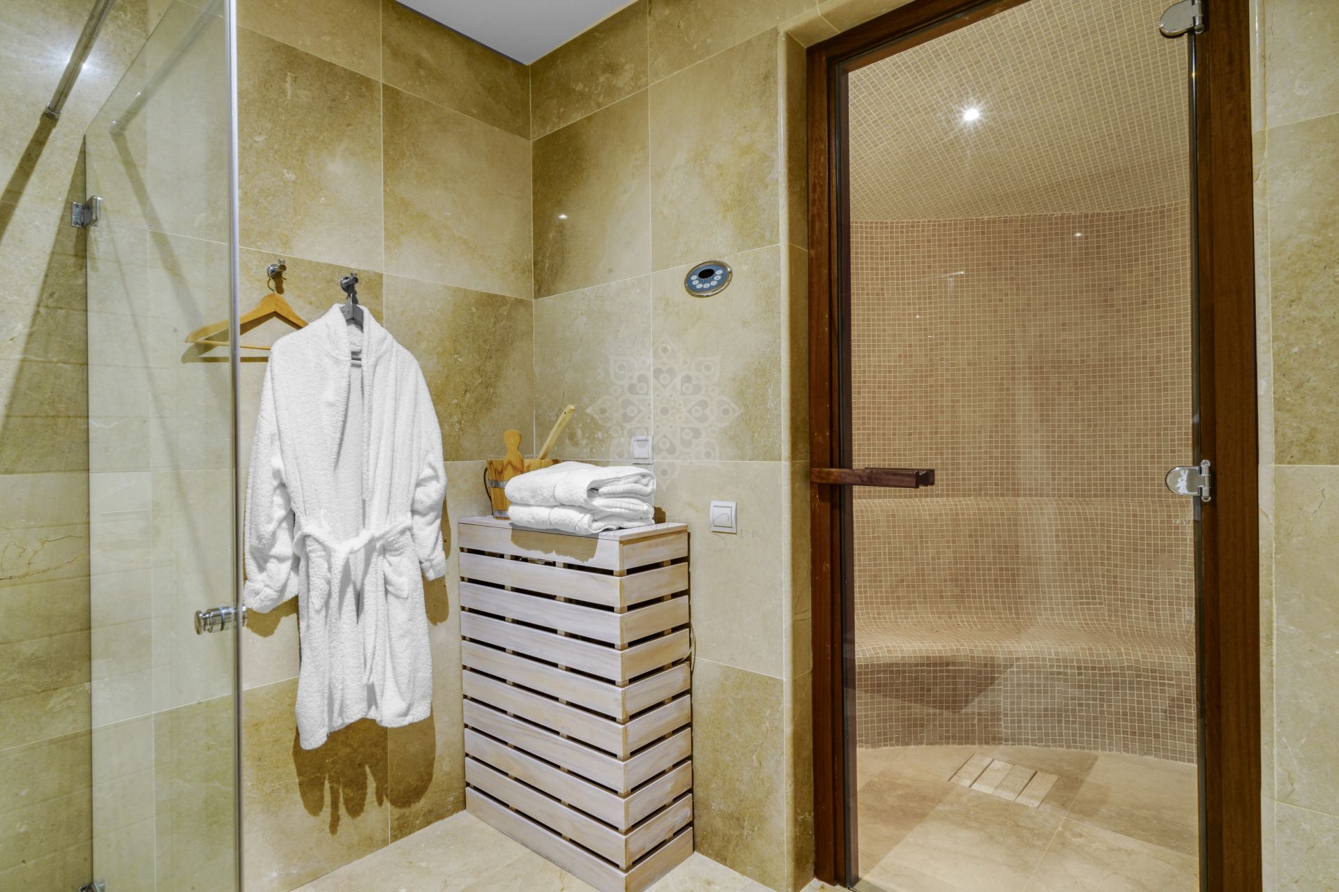 Villa in El Madroñal, Benahavis