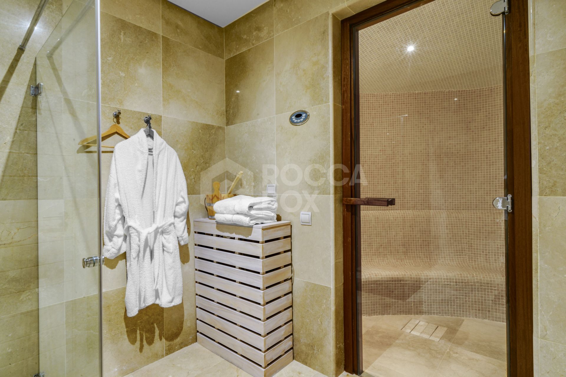 Exceptional Luxury Villa With Stunning Panoramic Views