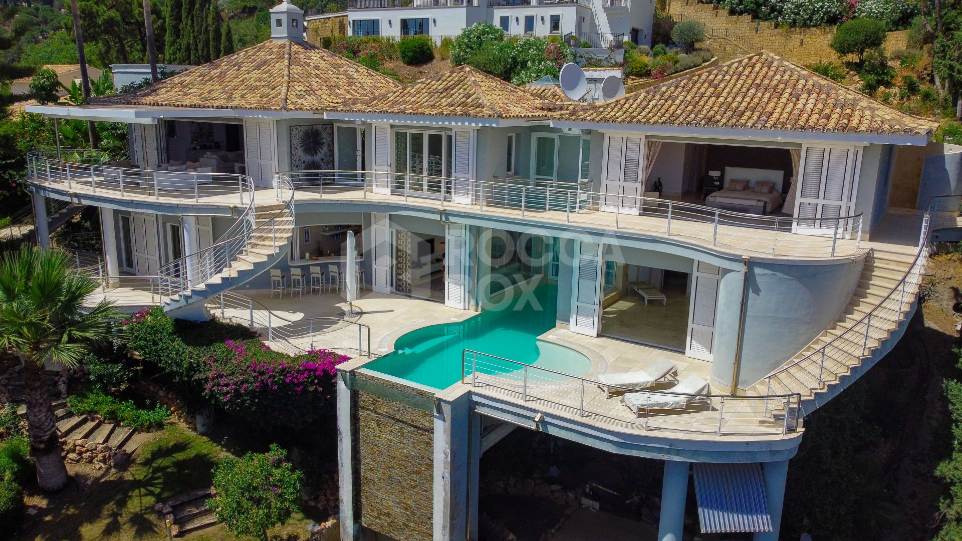 Exceptional Luxury Villa With Stunning Panoramic Views