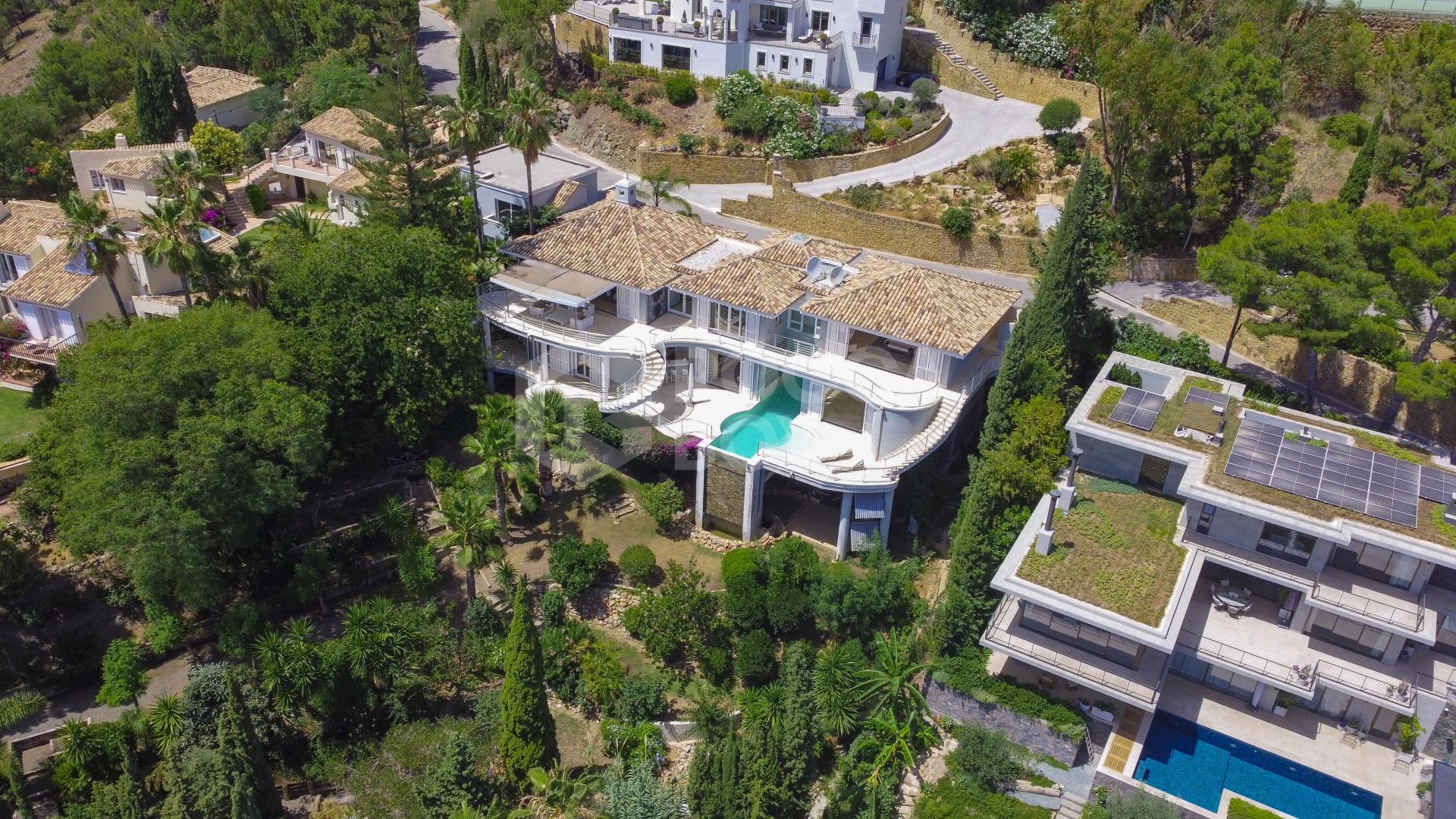 Exceptional Luxury Villa With Stunning Panoramic Views