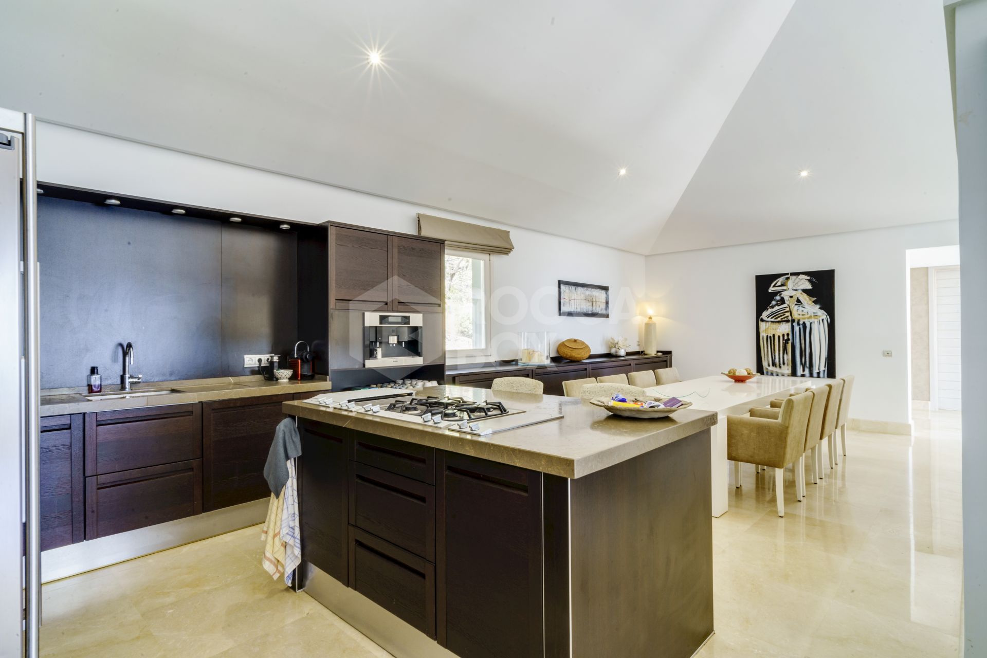 Exceptional Luxury Villa With Stunning Panoramic Views