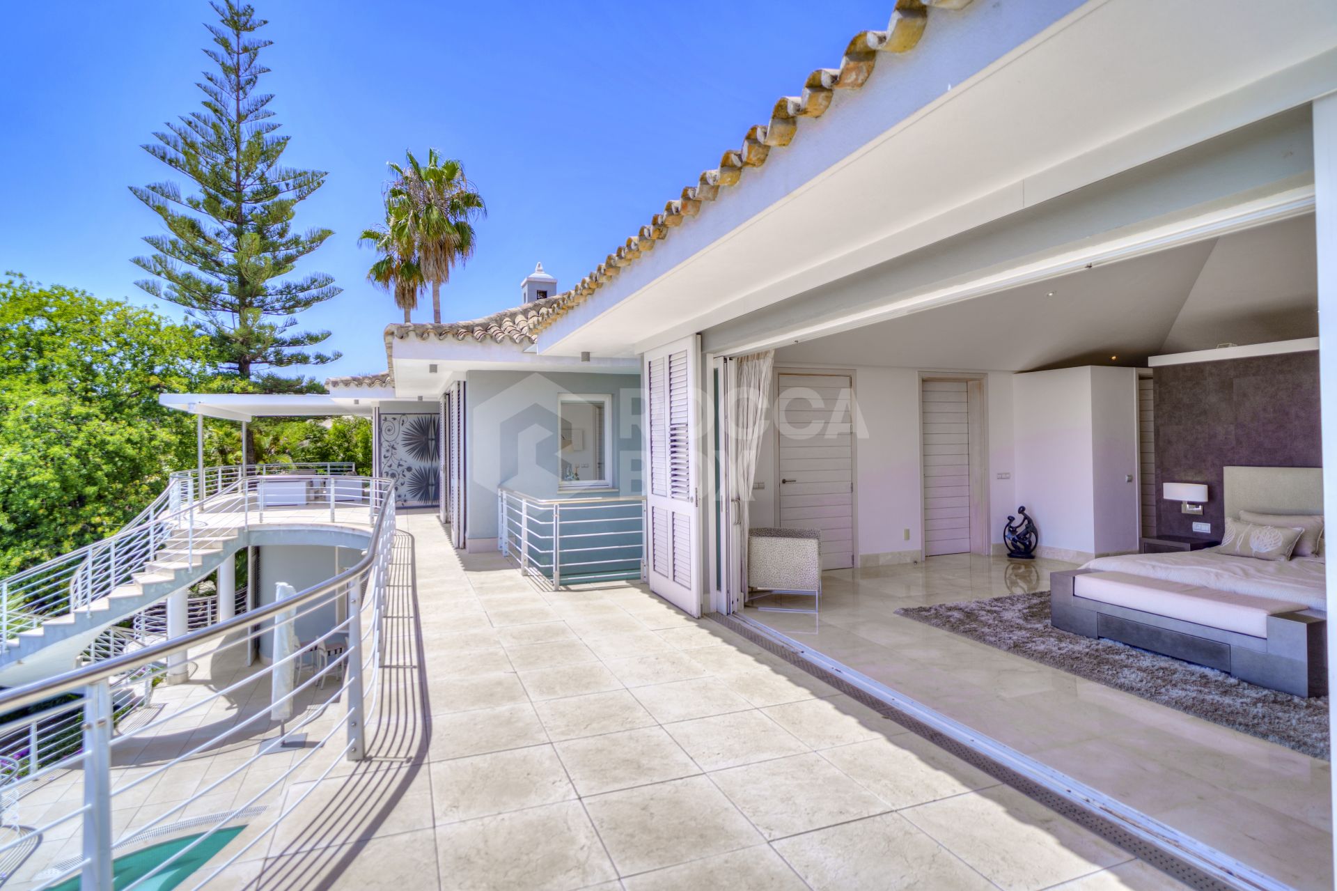 Exceptional Luxury Villa With Stunning Panoramic Views