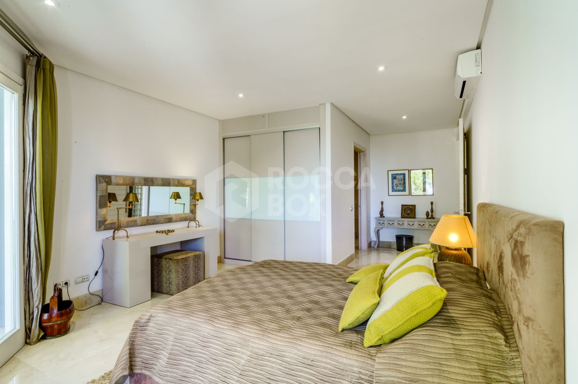 Exceptional Luxury Villa With Stunning Panoramic Views