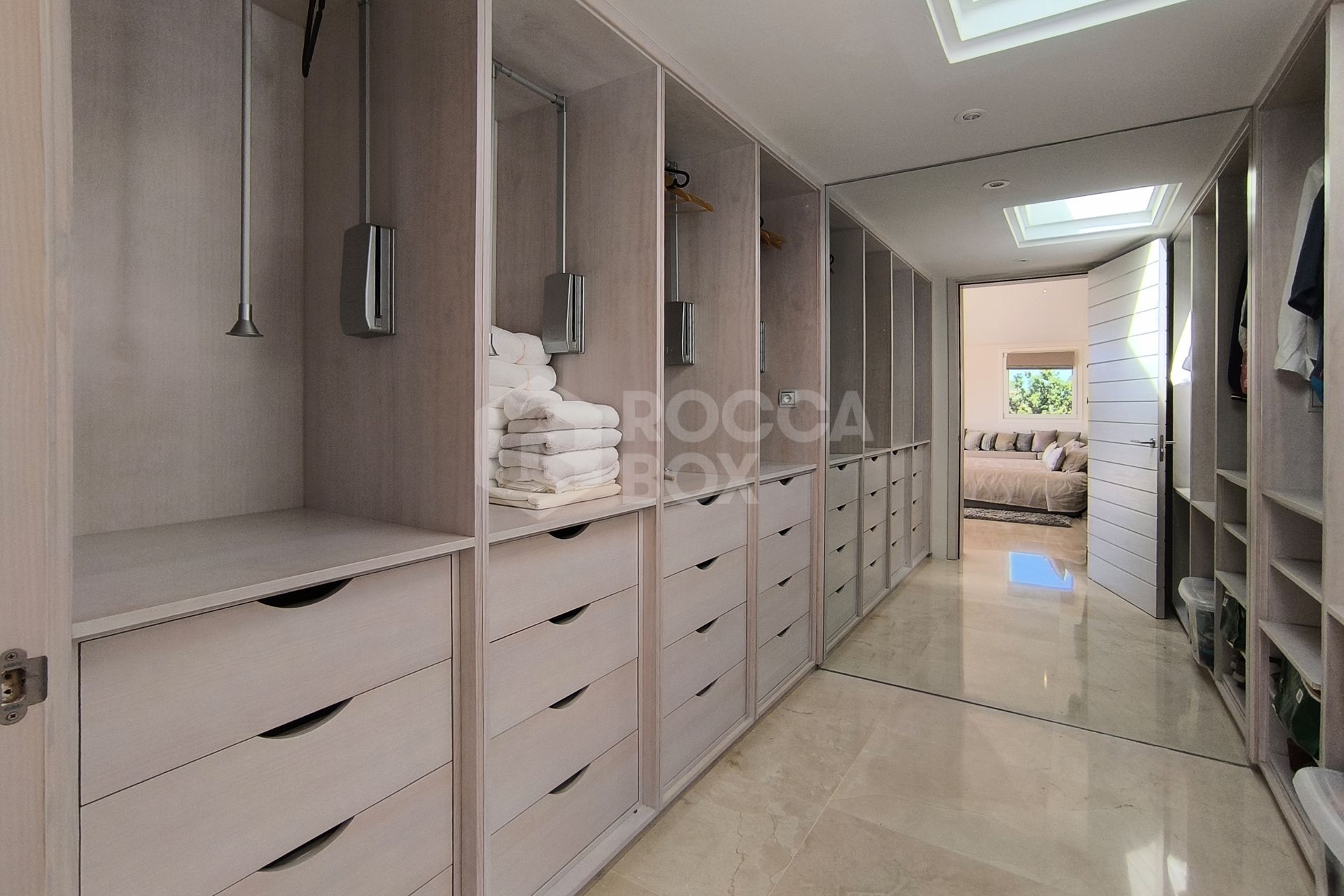 Exceptional Luxury Villa With Stunning Panoramic Views