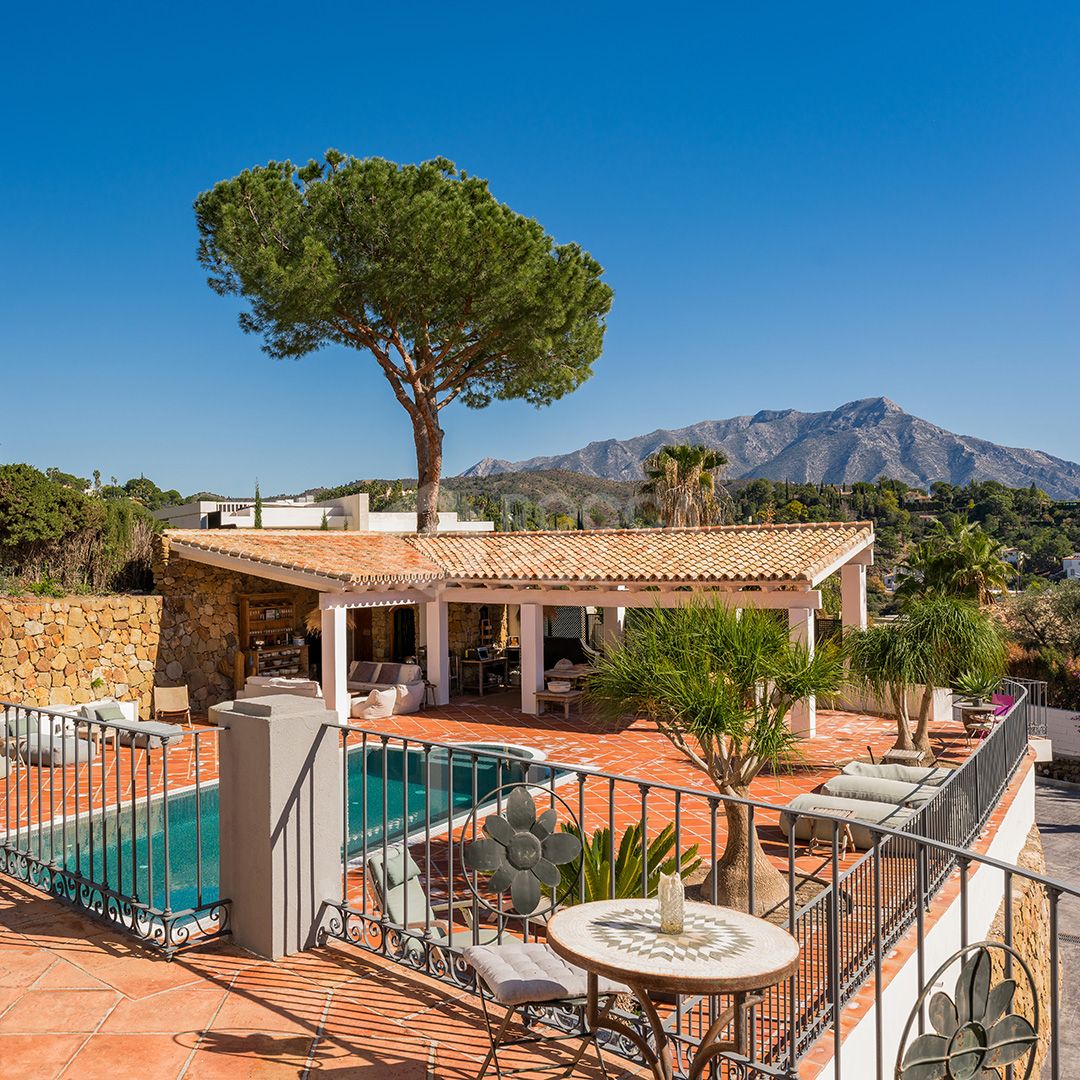 Exquisite Andalusian 4 bed luxury villa with lots of personality for sale in El Madroñal, Benahavis
