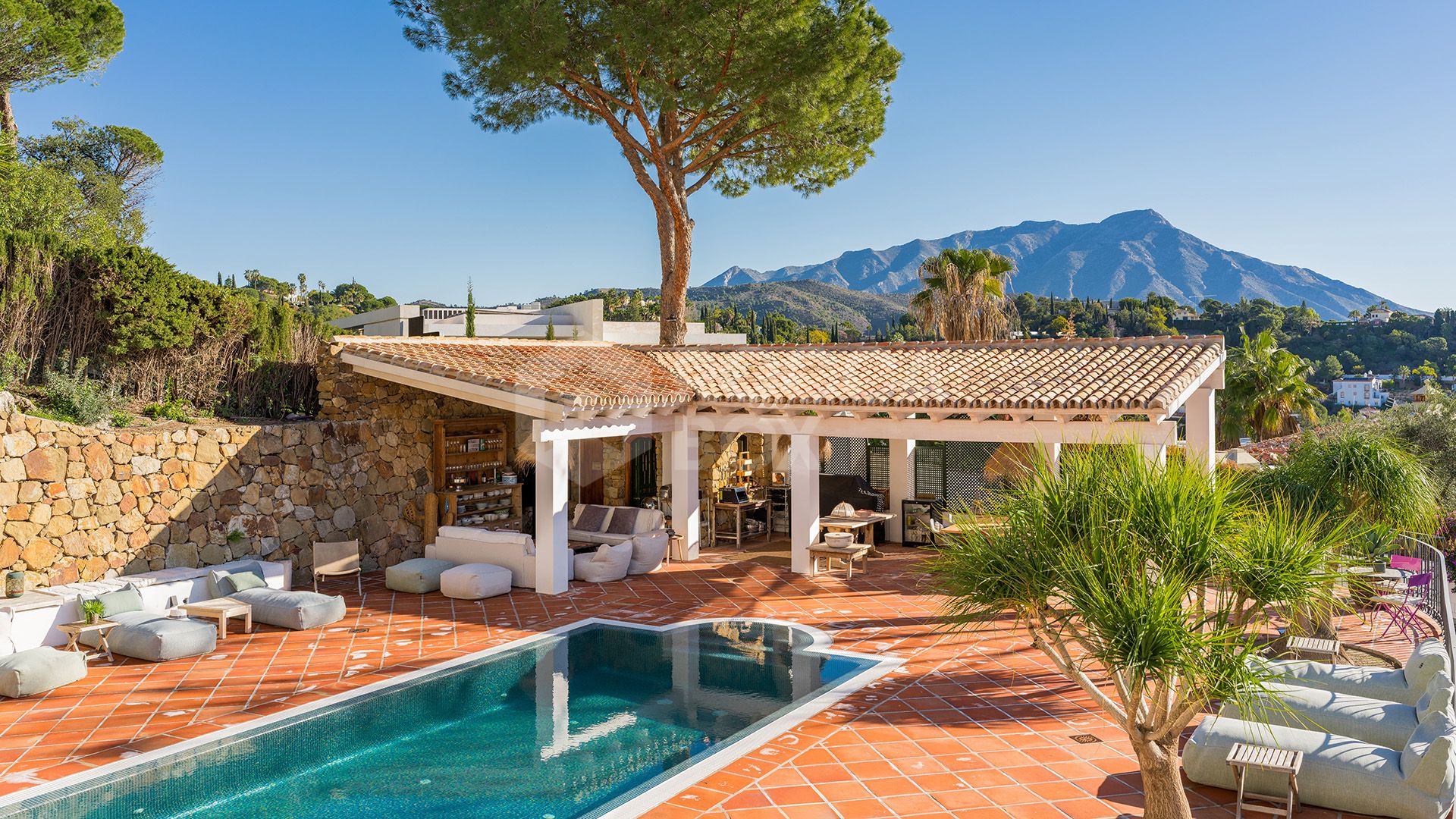 Exquisite Andalusian 4 bed luxury villa with lots of personality for sale in El Madroñal, Benahavis