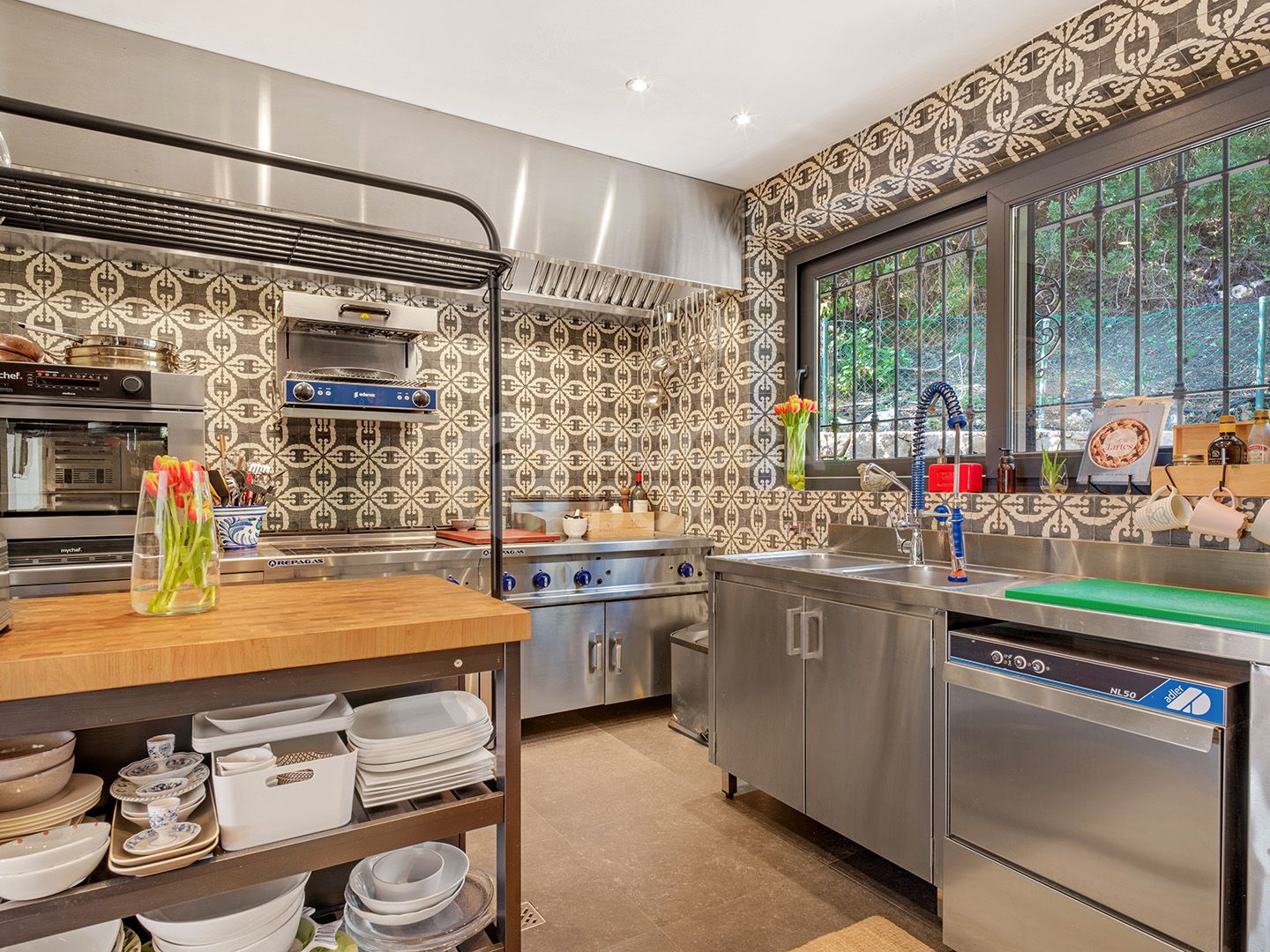 Exquisite Andalusian 4 bed luxury villa with lots of personality for sale in El Madroñal, Benahavis