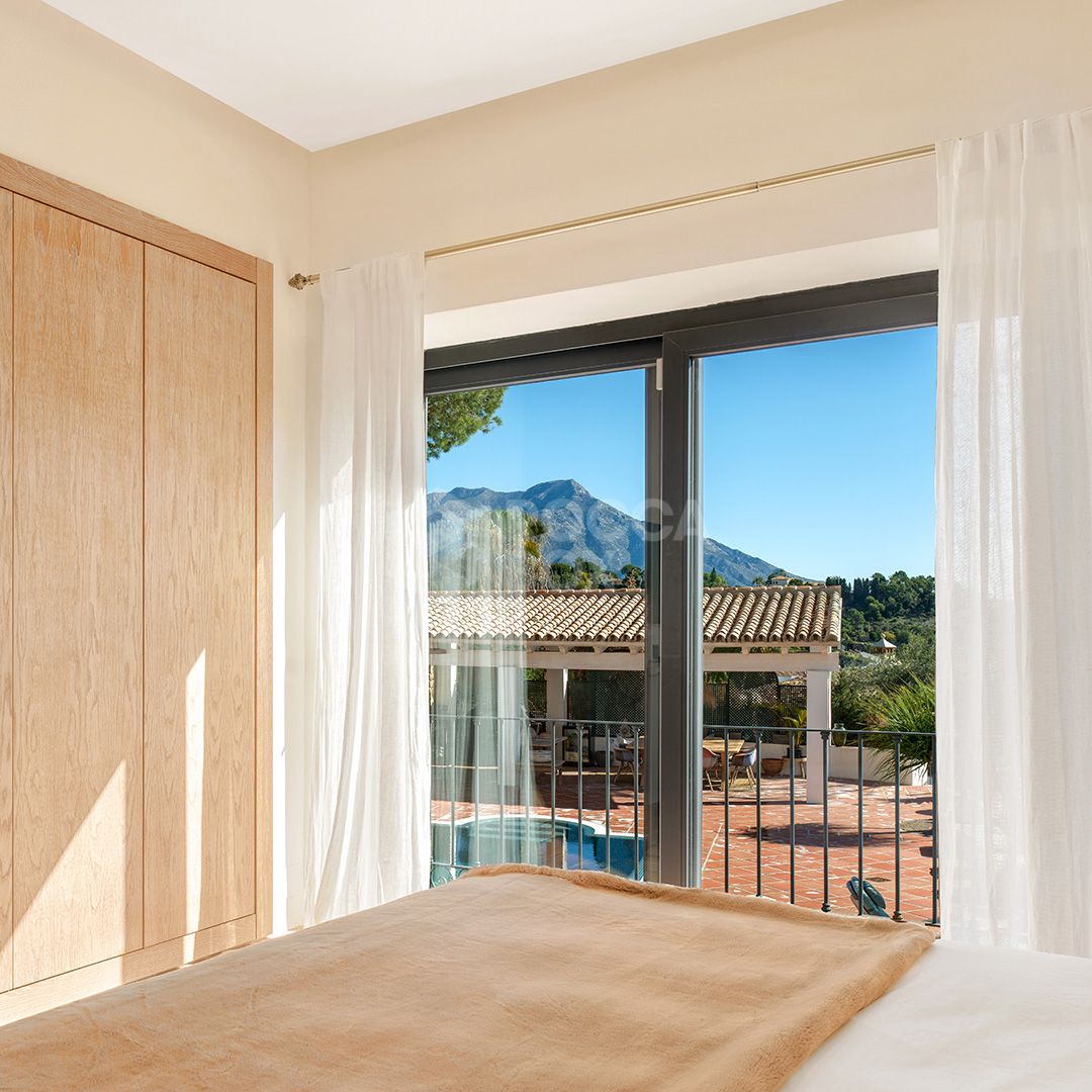 Exquisite Andalusian 4 bed luxury villa with lots of personality for sale in El Madroñal, Benahavis