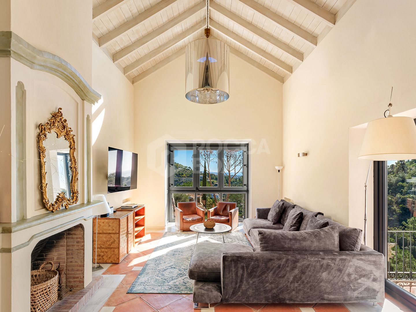 Exquisite Andalusian 4 bed luxury villa with lots of personality for sale in El Madroñal, Benahavis