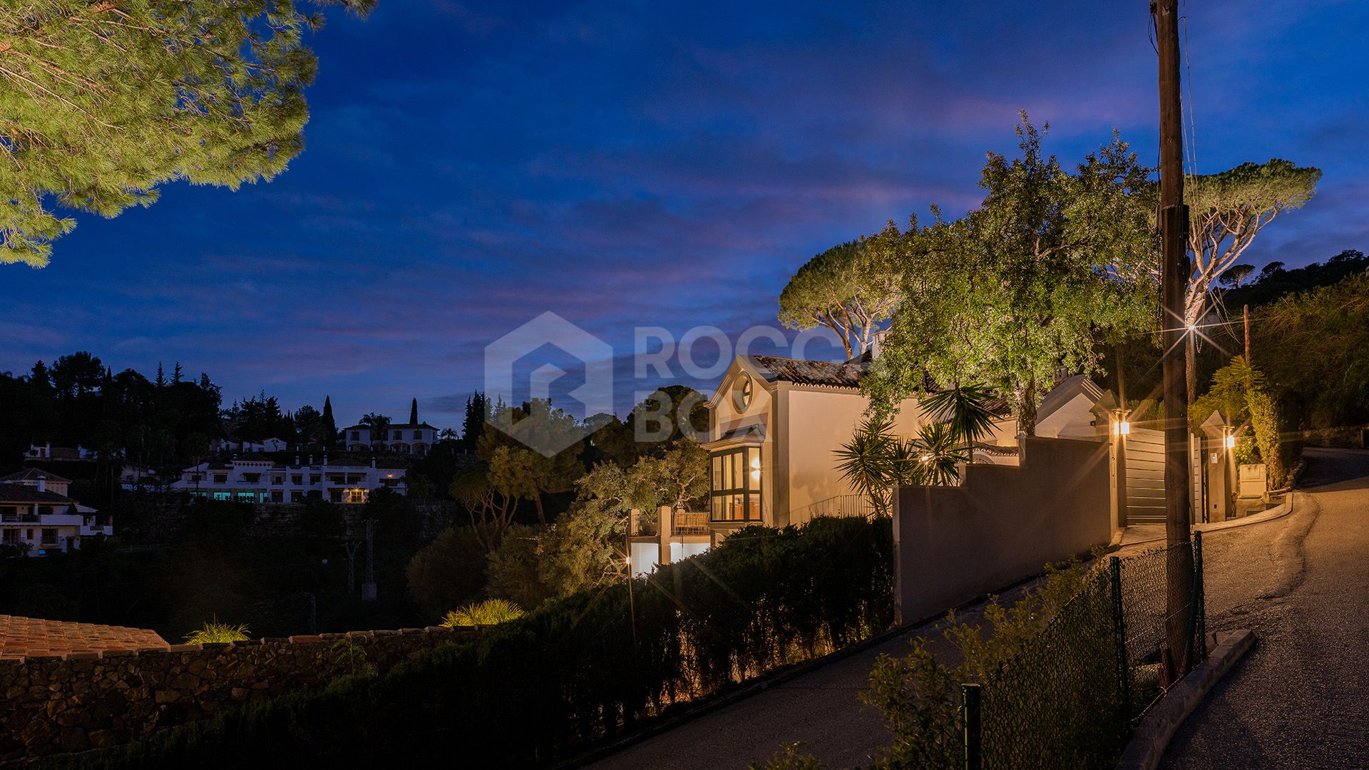 Exquisite Andalusian 4 bed luxury villa with lots of personality for sale in El Madroñal, Benahavis