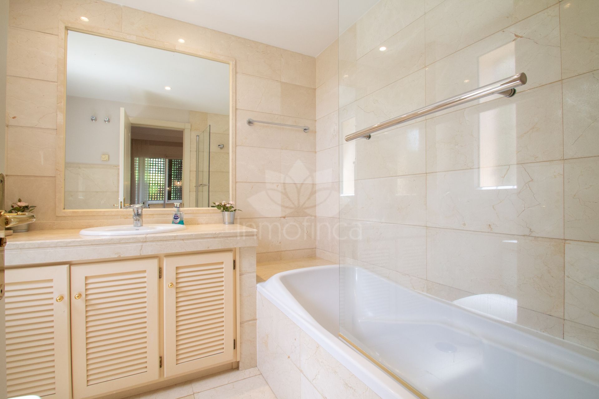 Apartment in Nueva Andalucia, Marbella