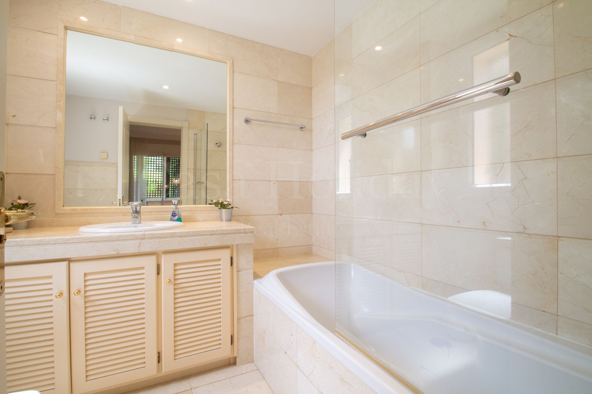 Apartment in Nueva Andalucia, Marbella